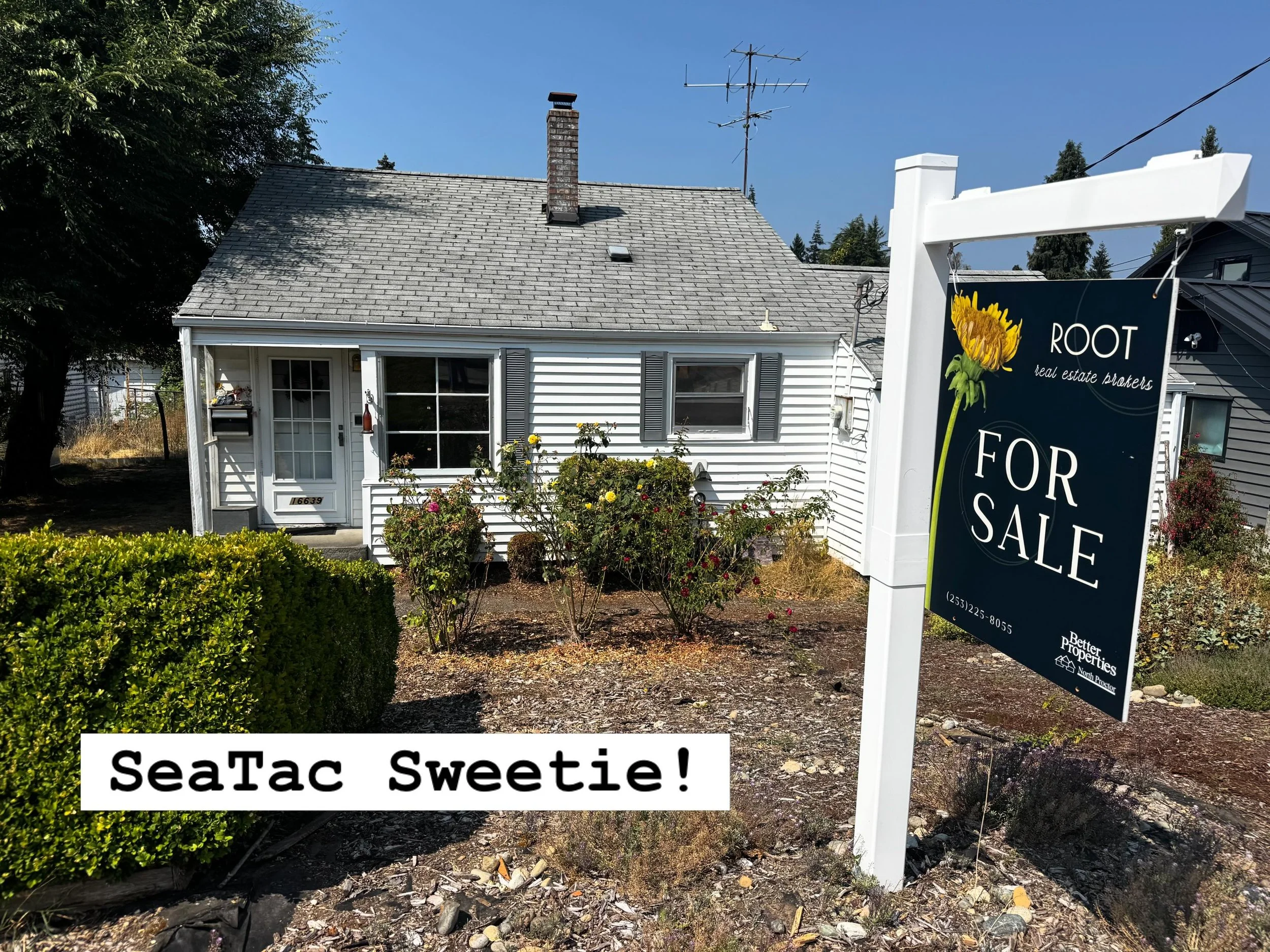 First time on the market in a loooong time! Built in 1943, still standing strong! 

This 3 🛏️ | 1 🛁 | 1,190 👣 home has tons to offer and even more potential. 📱to learn more! 

MLS# 2560671
16639 35th Ave S. SeaTac

King County Real Estate | Renta
