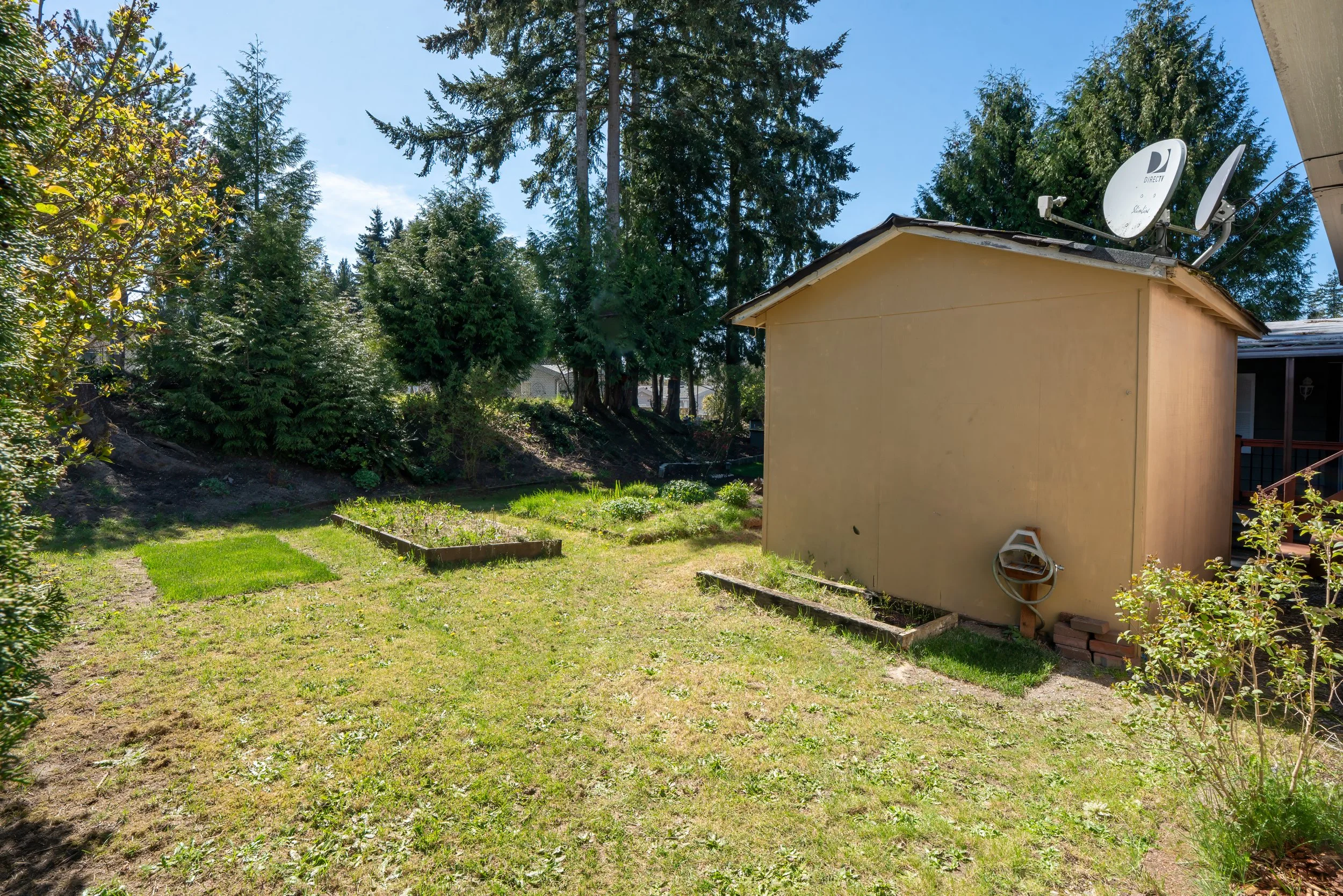 Southern facing sun helps make this a great spot to grow!