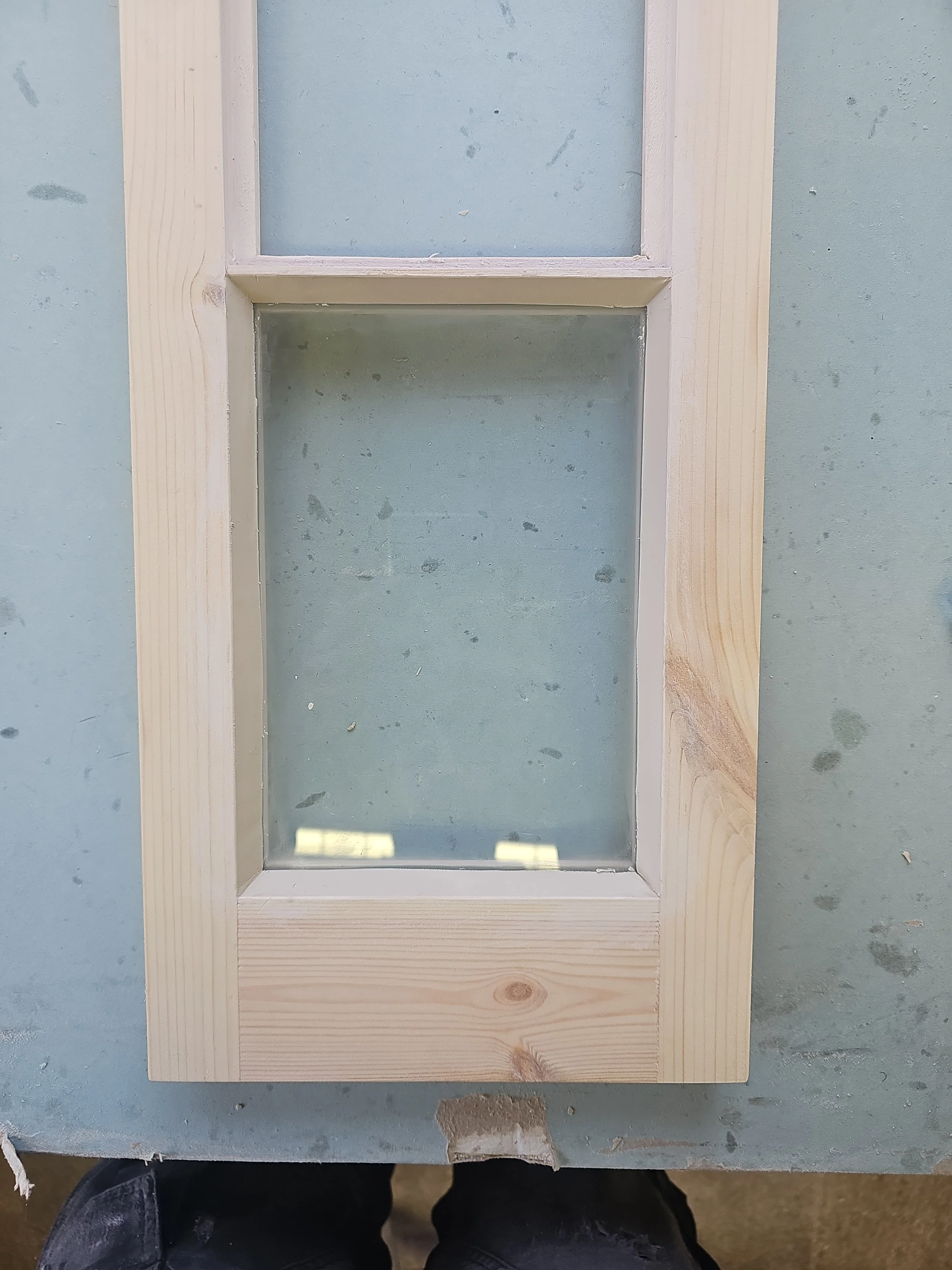 Traditional puttied glazing