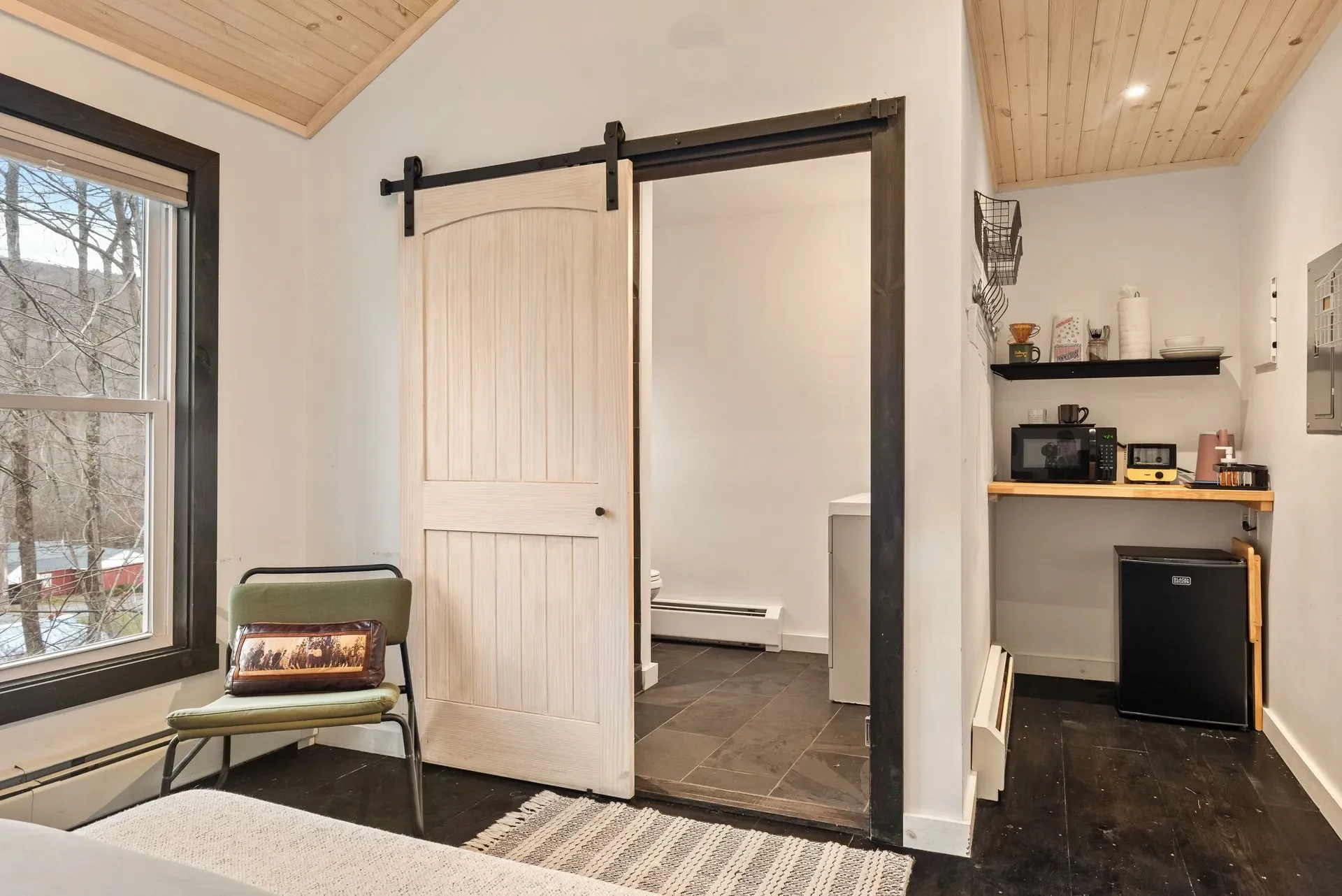 Cabin+1.6-1920w.webp