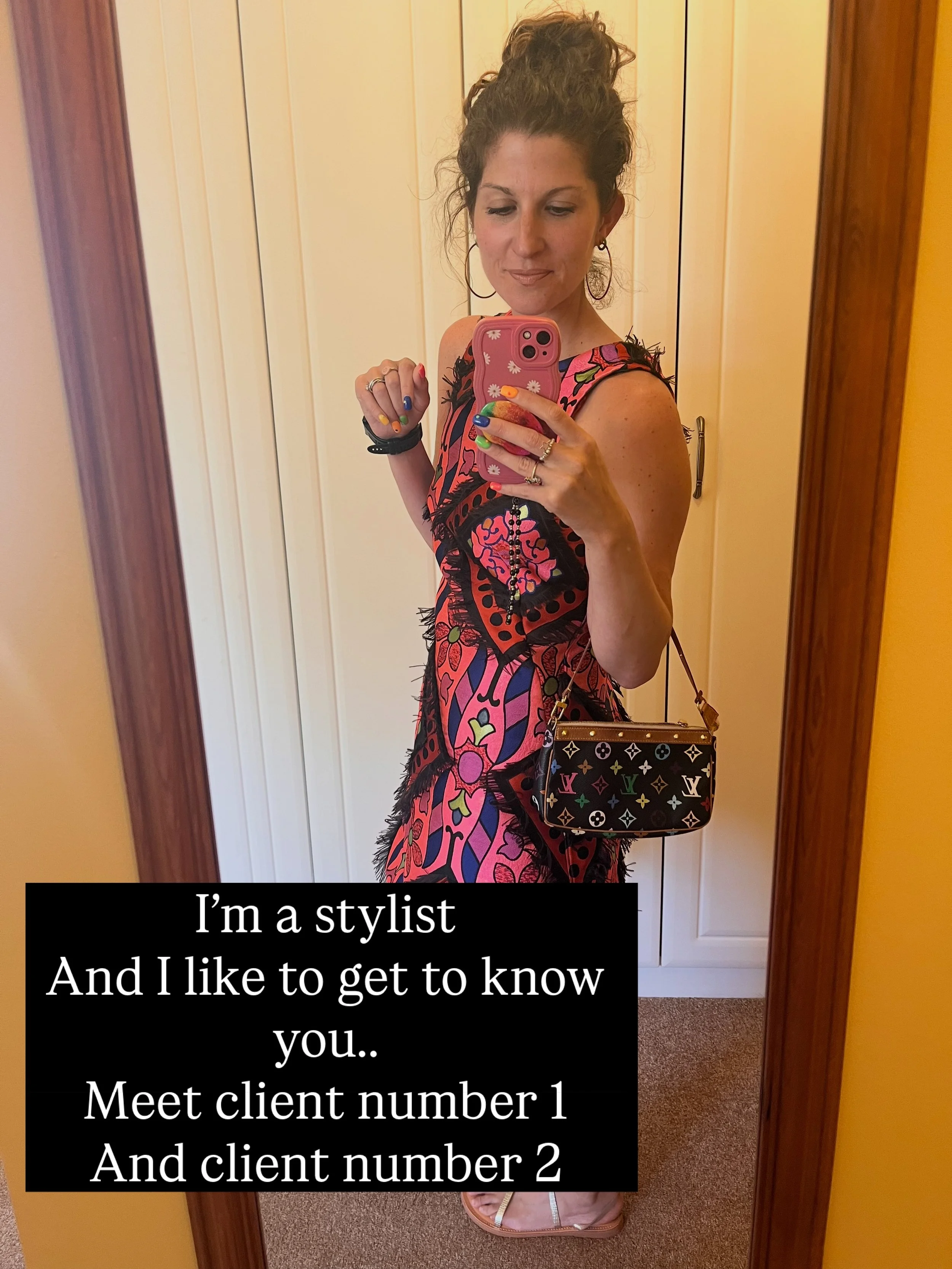I&rsquo;m a stylist and I like to get to know you! 
Everyone is different one size doesn&rsquo;t fit all. You can dress the woman you want to show to the world! And the woman who doesn&rsquo;t want to go to the dry cleaners
! #altrincham #altrinchamt
