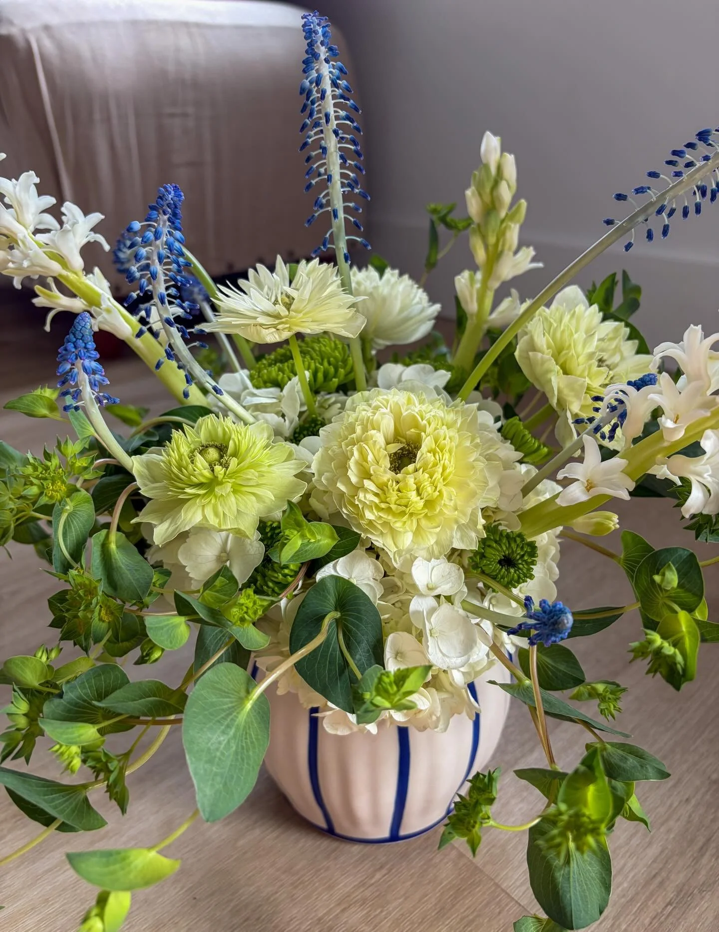 new hyperfixation: this vase. 

p.s. lil reminder to order for Mother&rsquo;s Day! 🤍🩵

#amateurflorist #cincinnatiflorist
