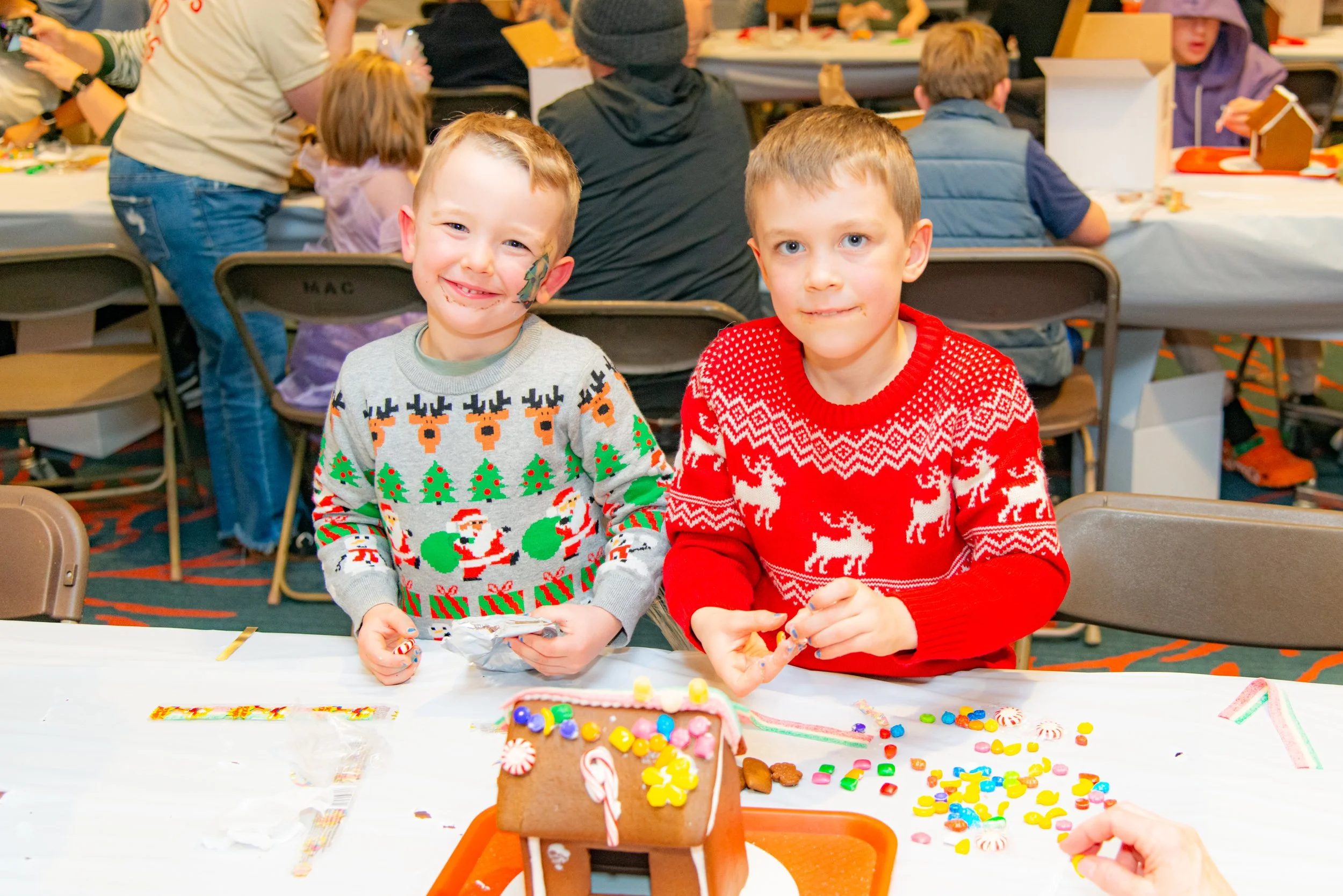 Holiday_Open_House_BD81520.jpg
