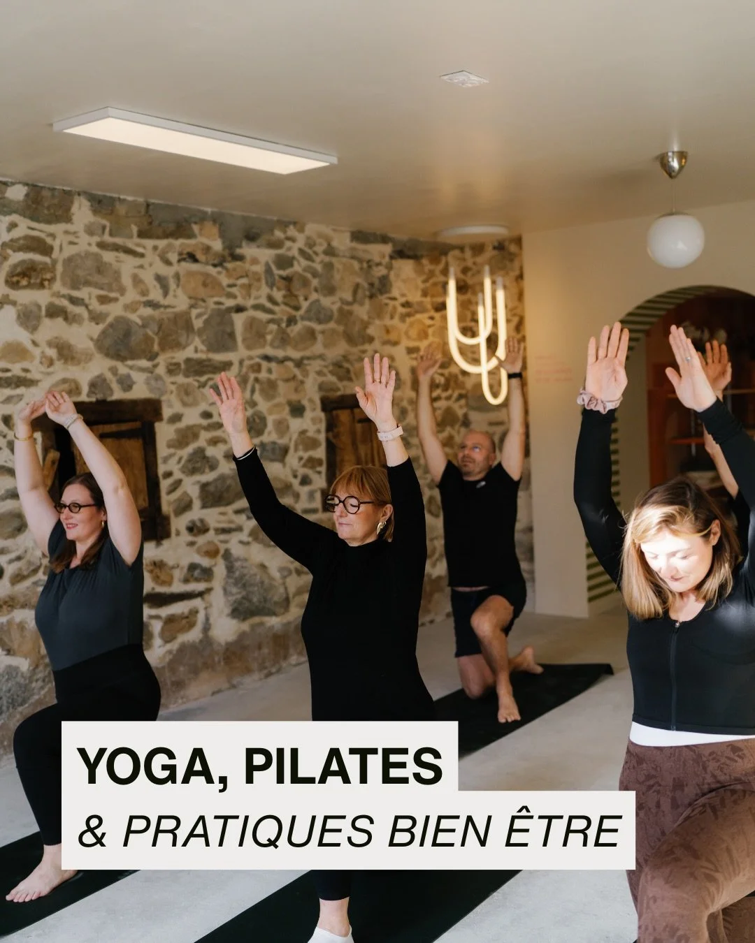Mouvement &amp; bien &ecirc;tre 🧘
Offrez &agrave; vos &eacute;l&egrave;ves un cadre lumineux, apaisant et modulable pour votre cours de yoga, pil&acirc;tes, danse, m&eacute;ditation ou coaching sportif. Un lieu pens&eacute; pour transmettre, pratiqu