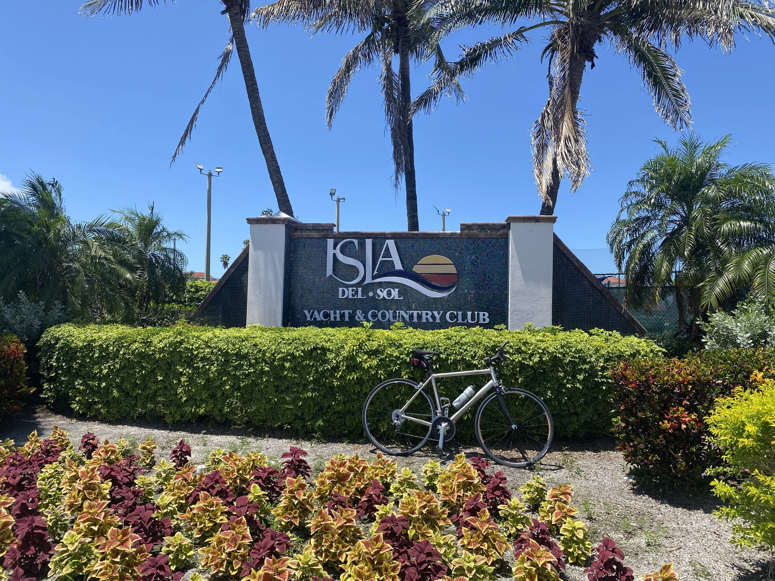 Isla-sign.jpeg