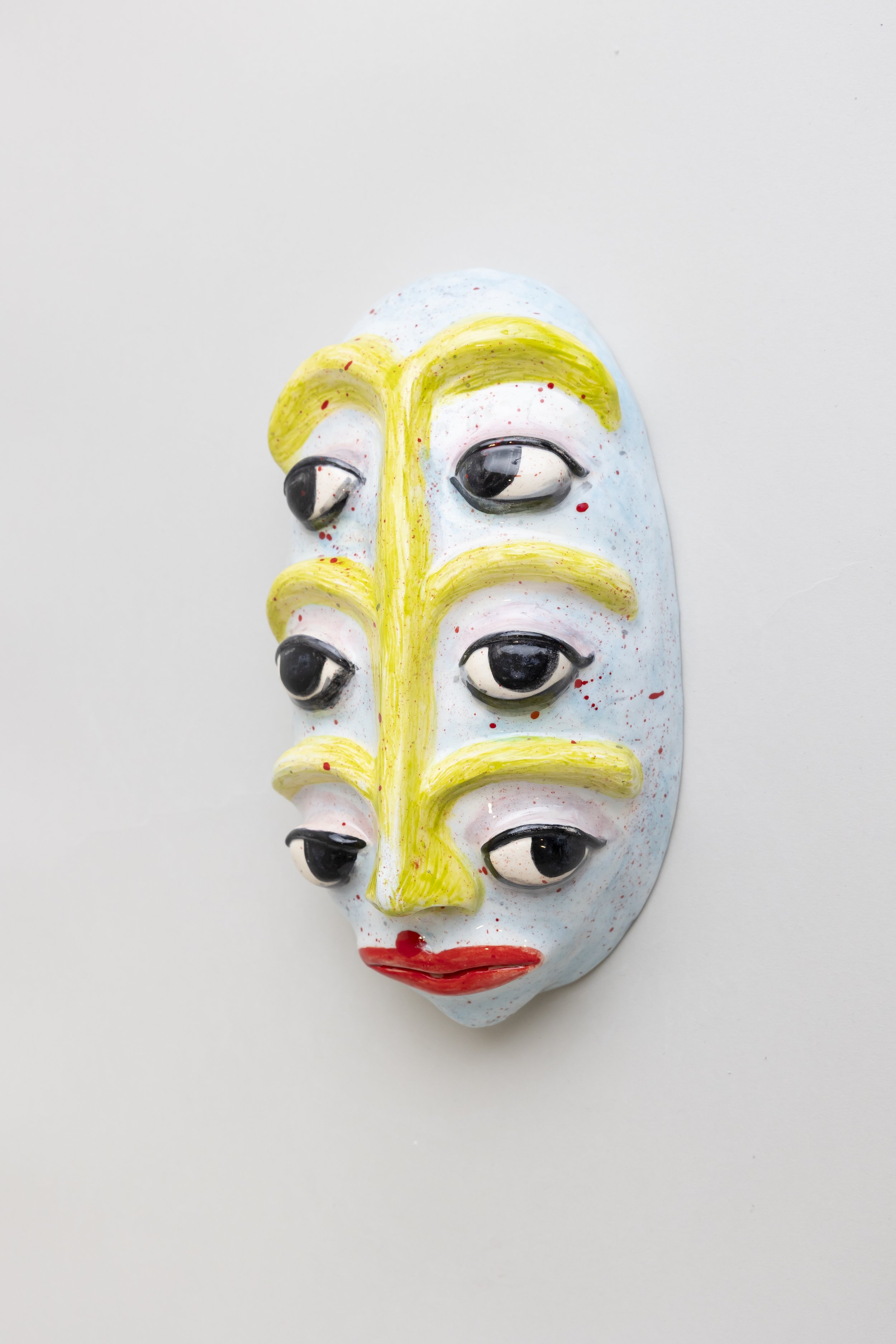 A unique ceramic mask by Solo Guapa