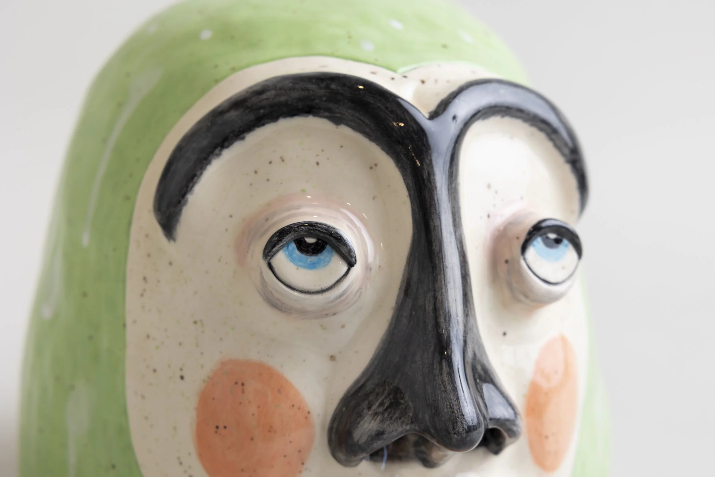 A unique ceramic sculpture by Solo Guapa