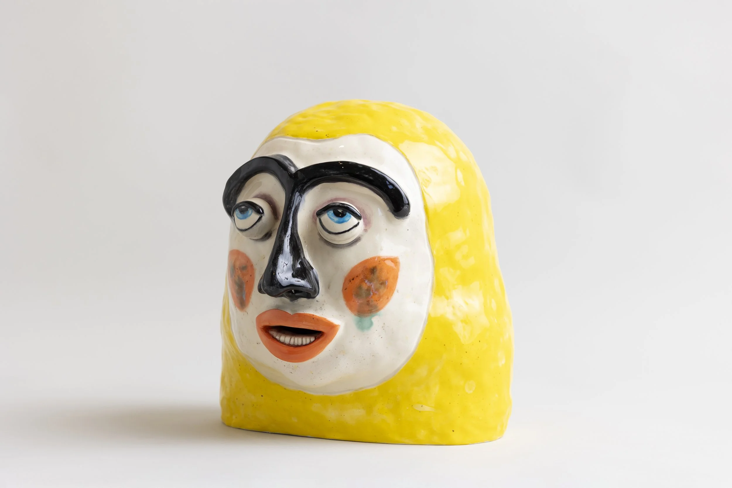 A unique ceramic sculpture by Solo Guapa