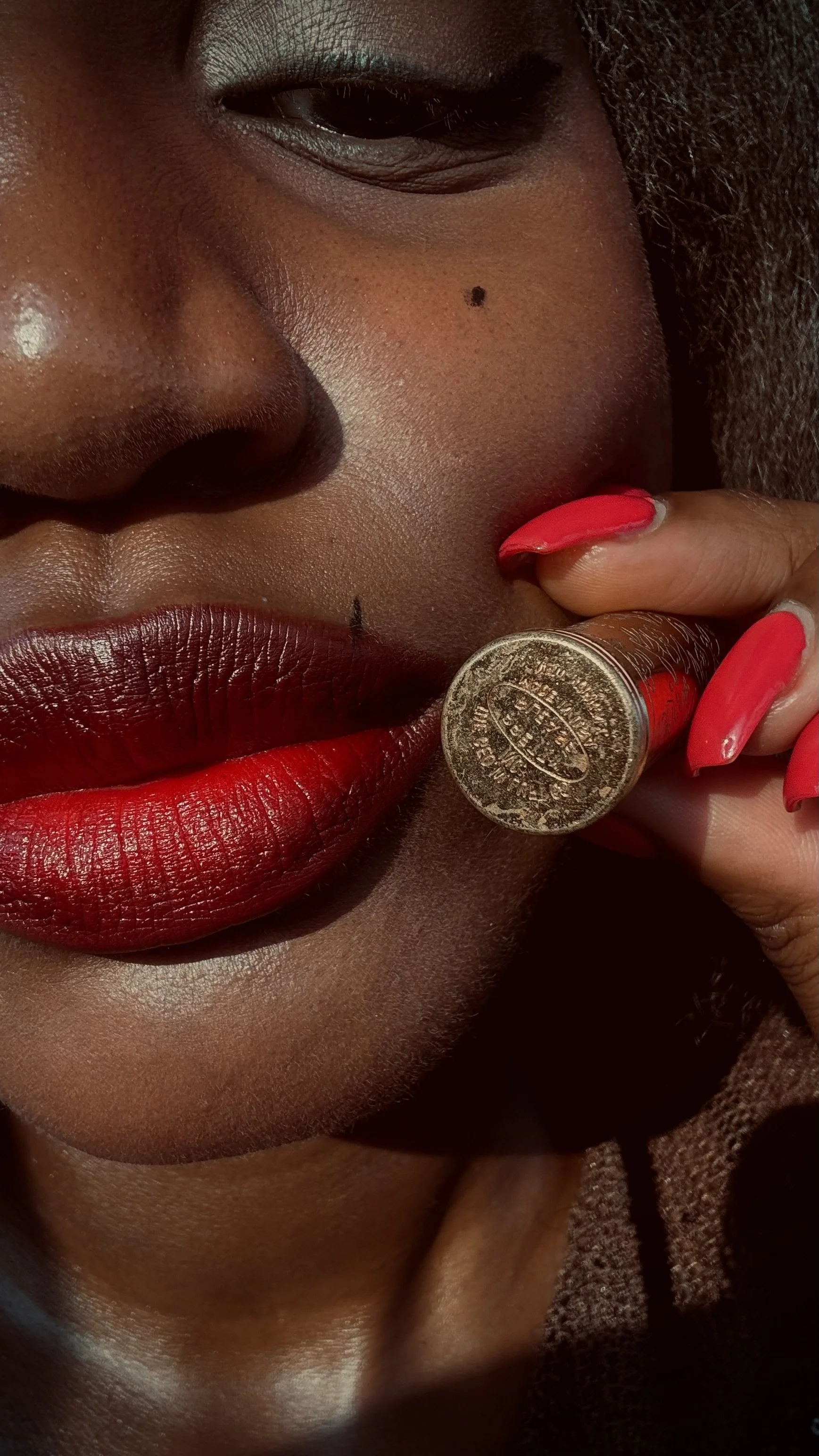 How 1950s Vintage Lipsticks Actually Feel and Smell