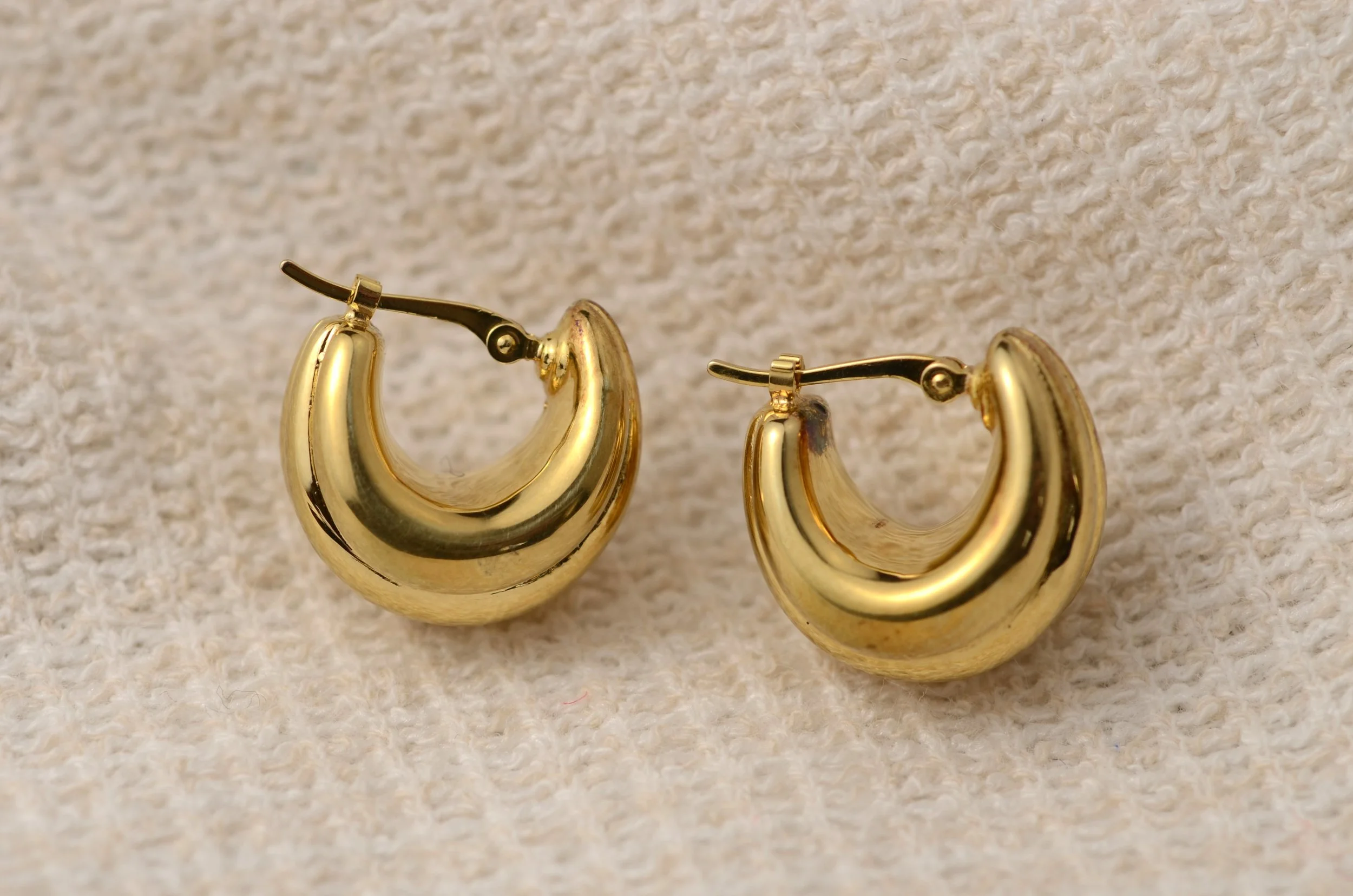 14K Yellow Gold Puffy Hoop Earrings