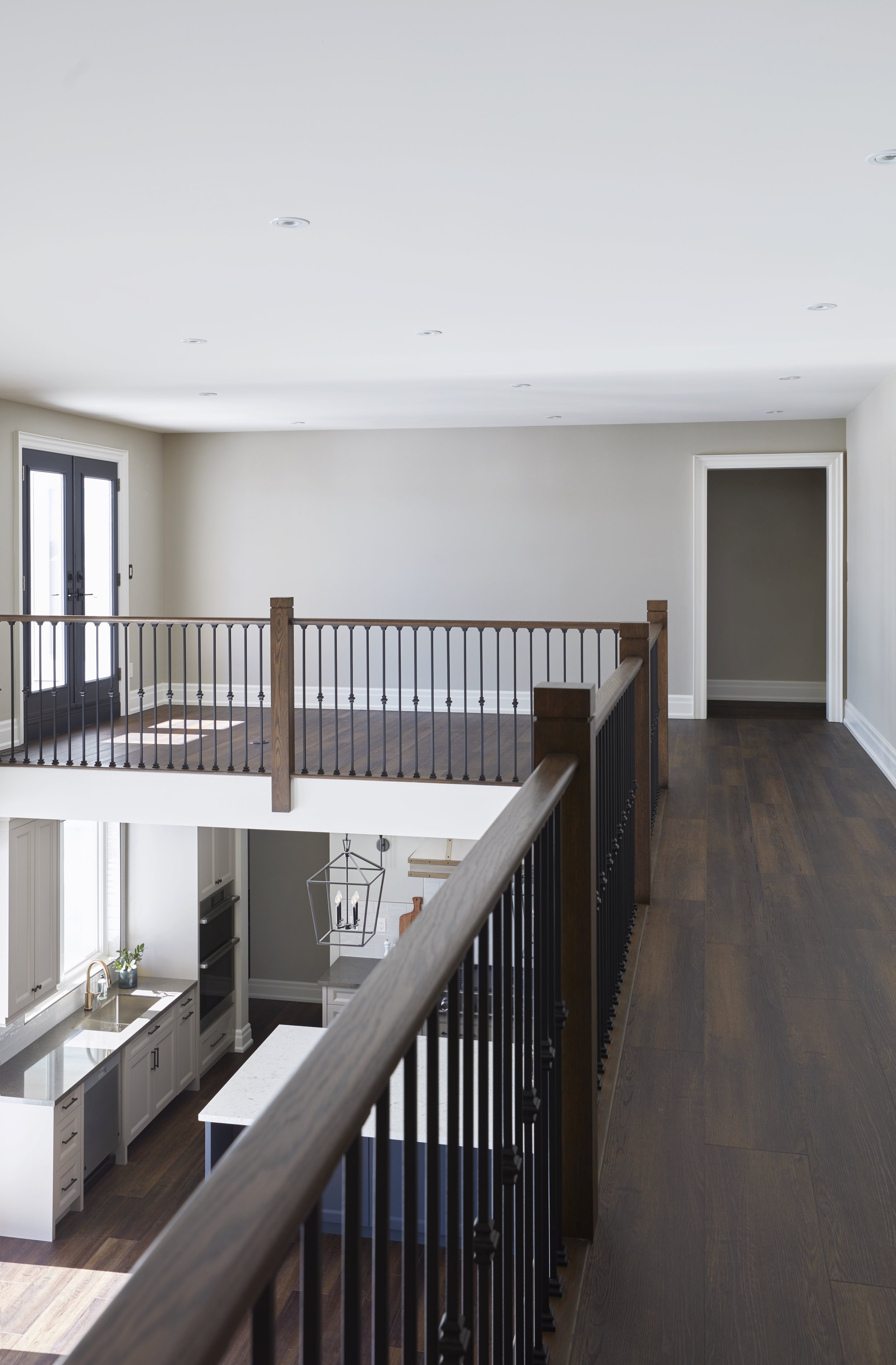 UpstairsHallway_01.jpg