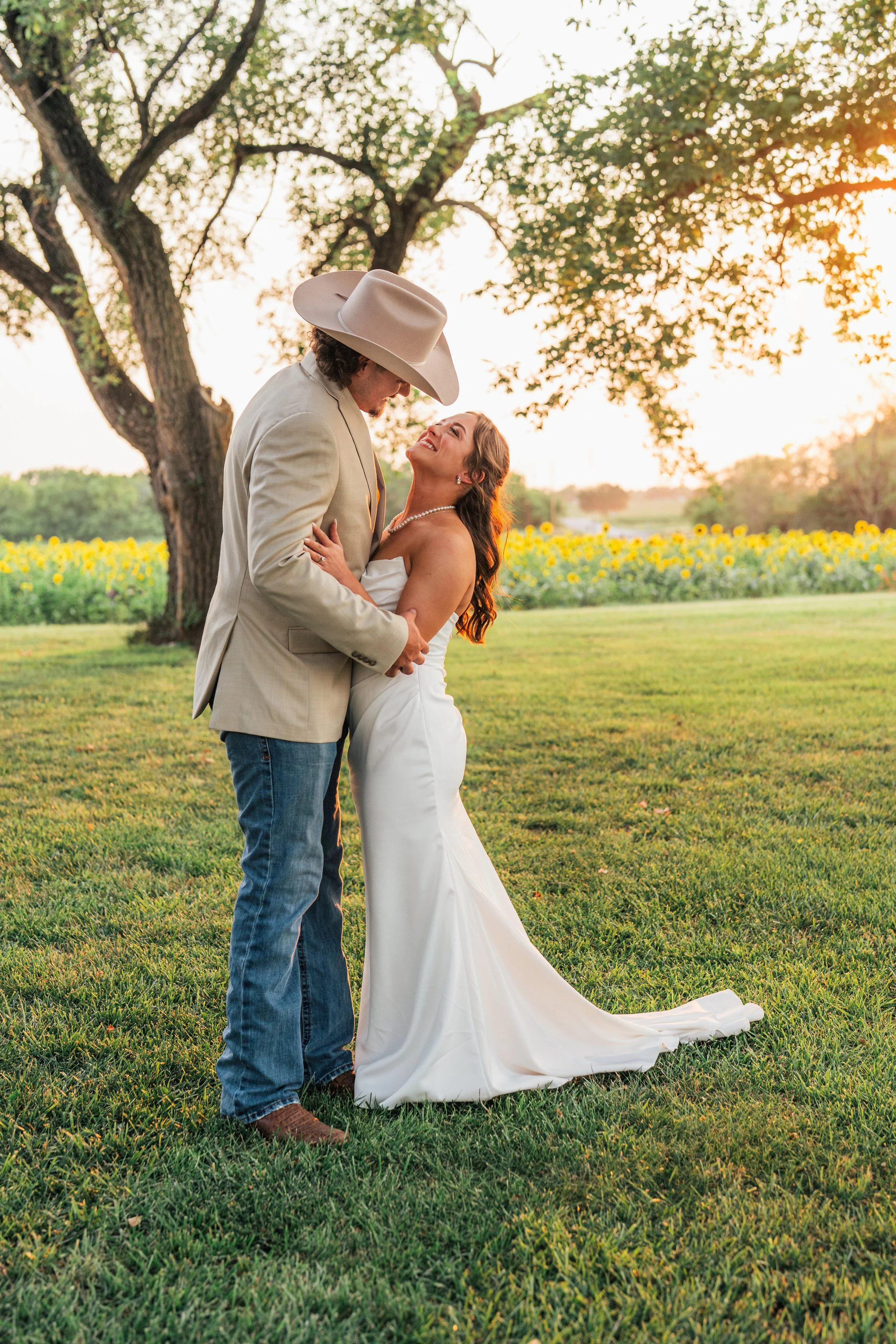 couples photos sunflowers wichita ks.jpg