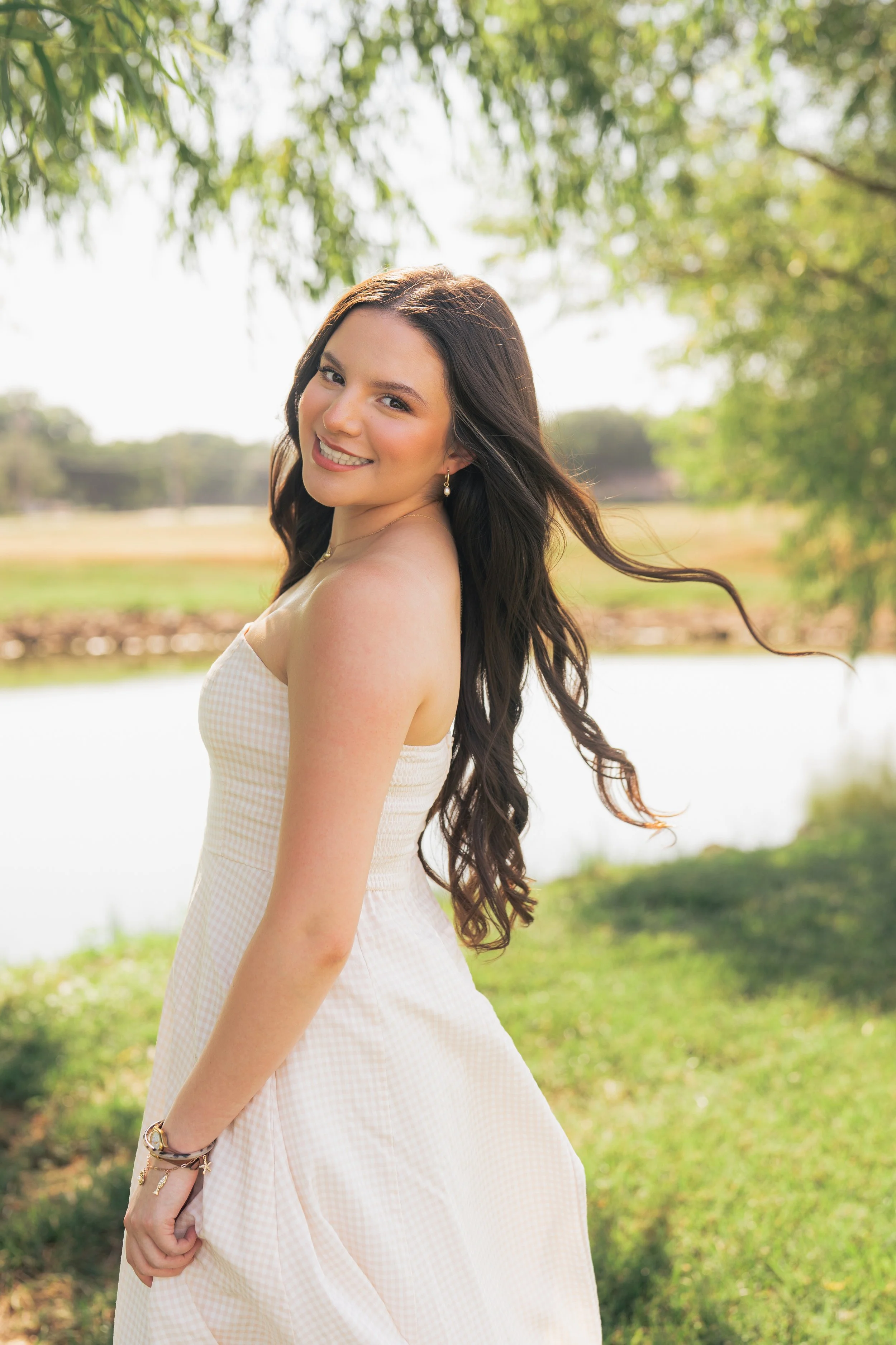 wichita senior photographer photos by water.jpg