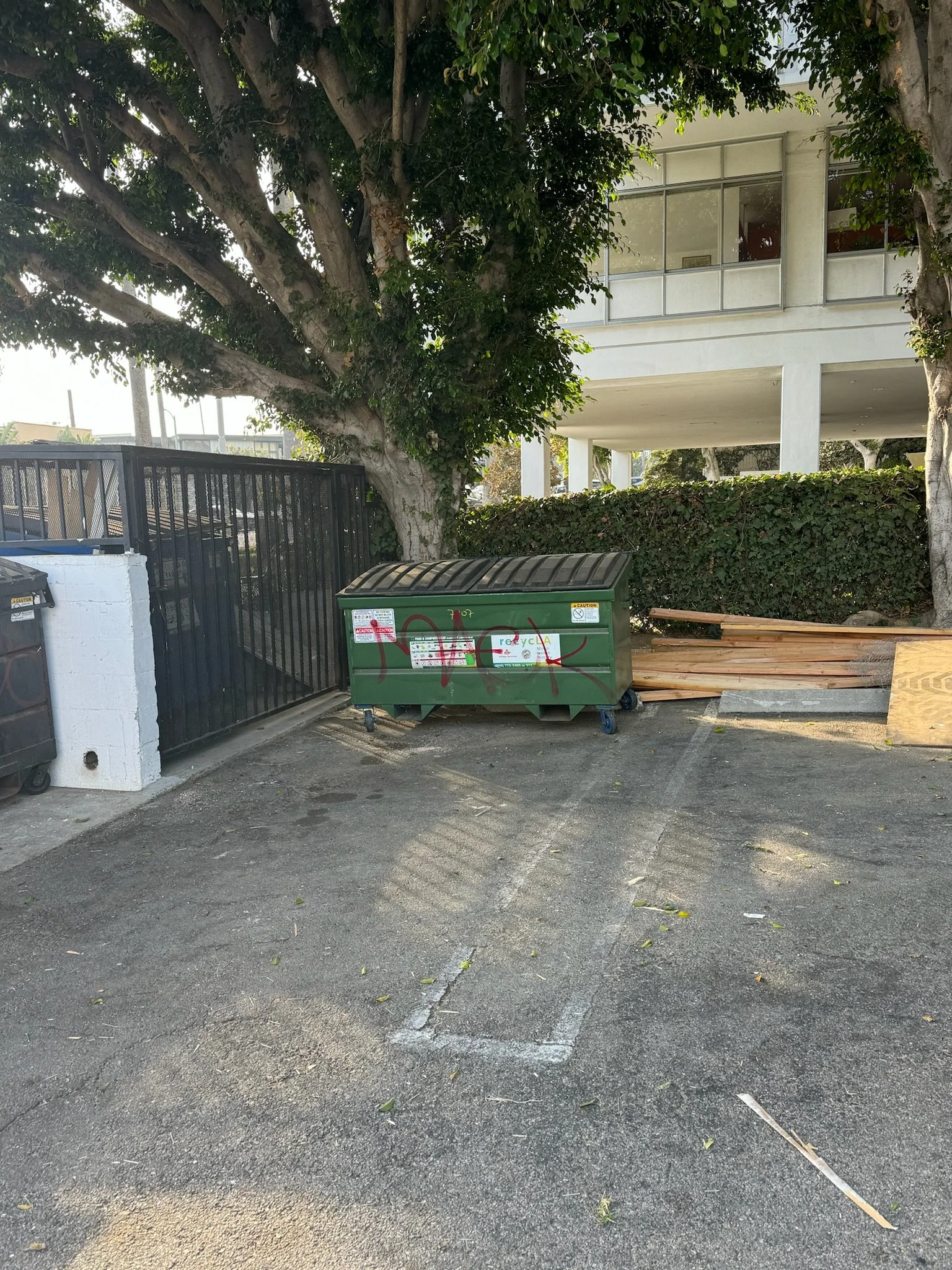 After photo of a completed construction debris removal project in Maitland, FL with all lumber, plywood, and demolition waste hauled away by Coastal Cleanup & Hauling.