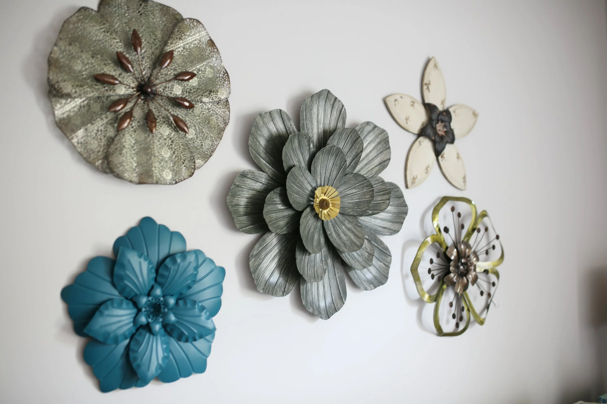 Floral wall art in Laura Long’s therapy office