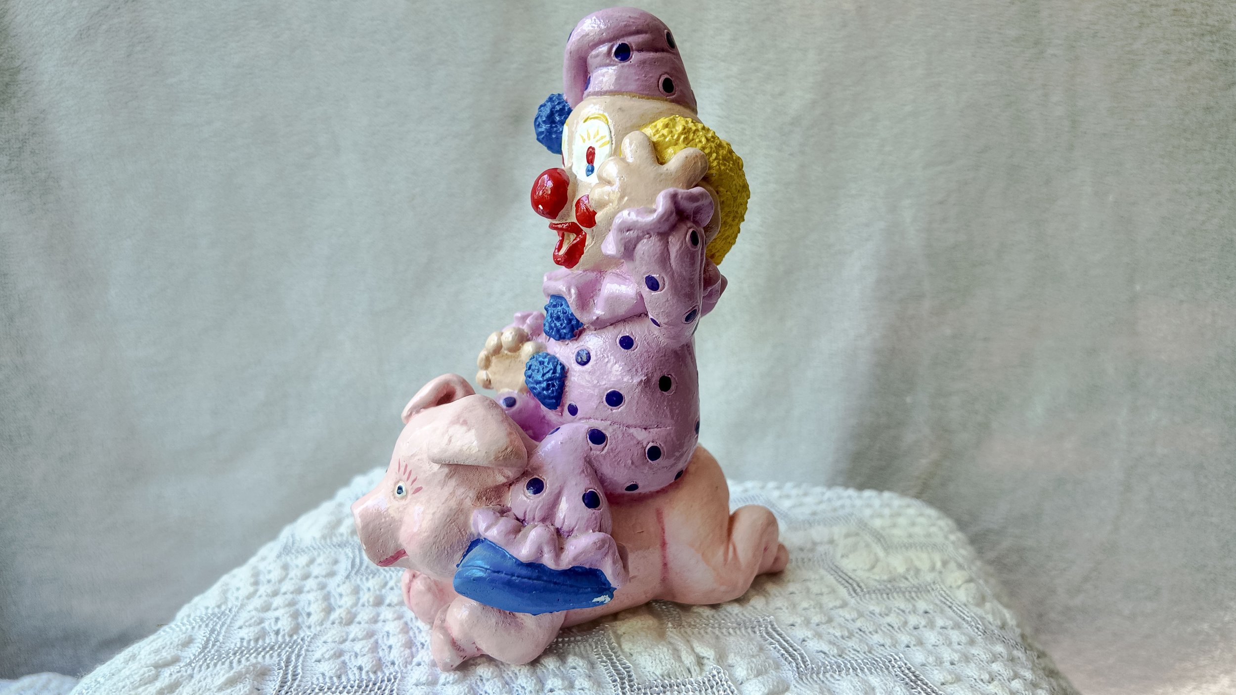 CLOWN PIG.jpgCX.jpg