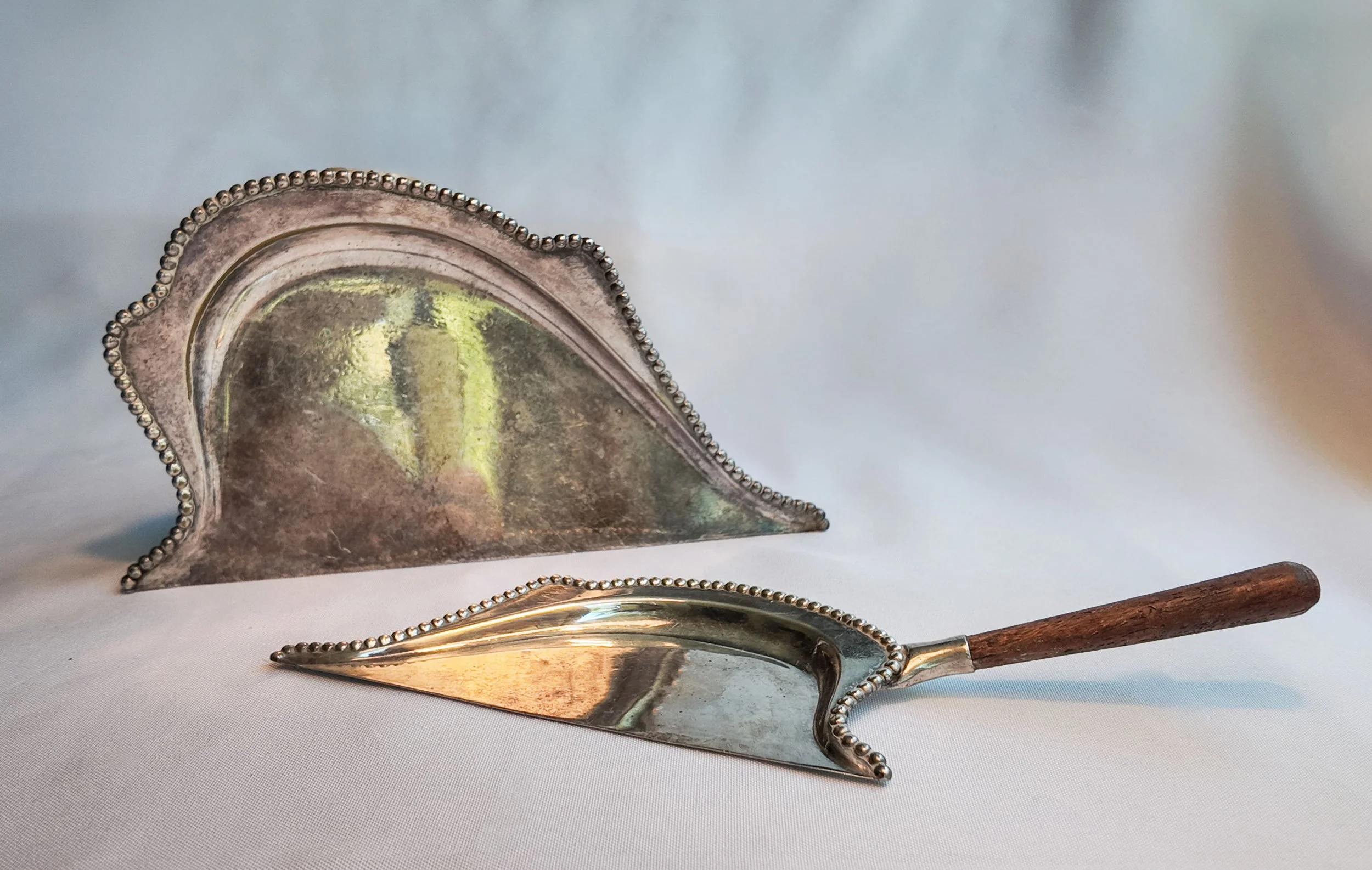 The Original Silent Butler: Silverplate Crumb Tray and Scoop