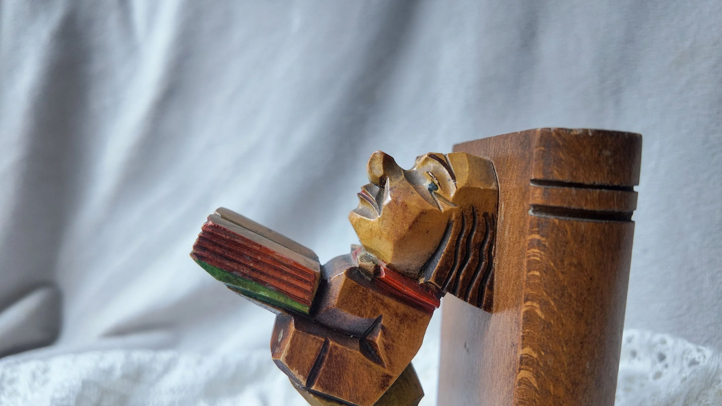 WOOD BOOKEND.jpg