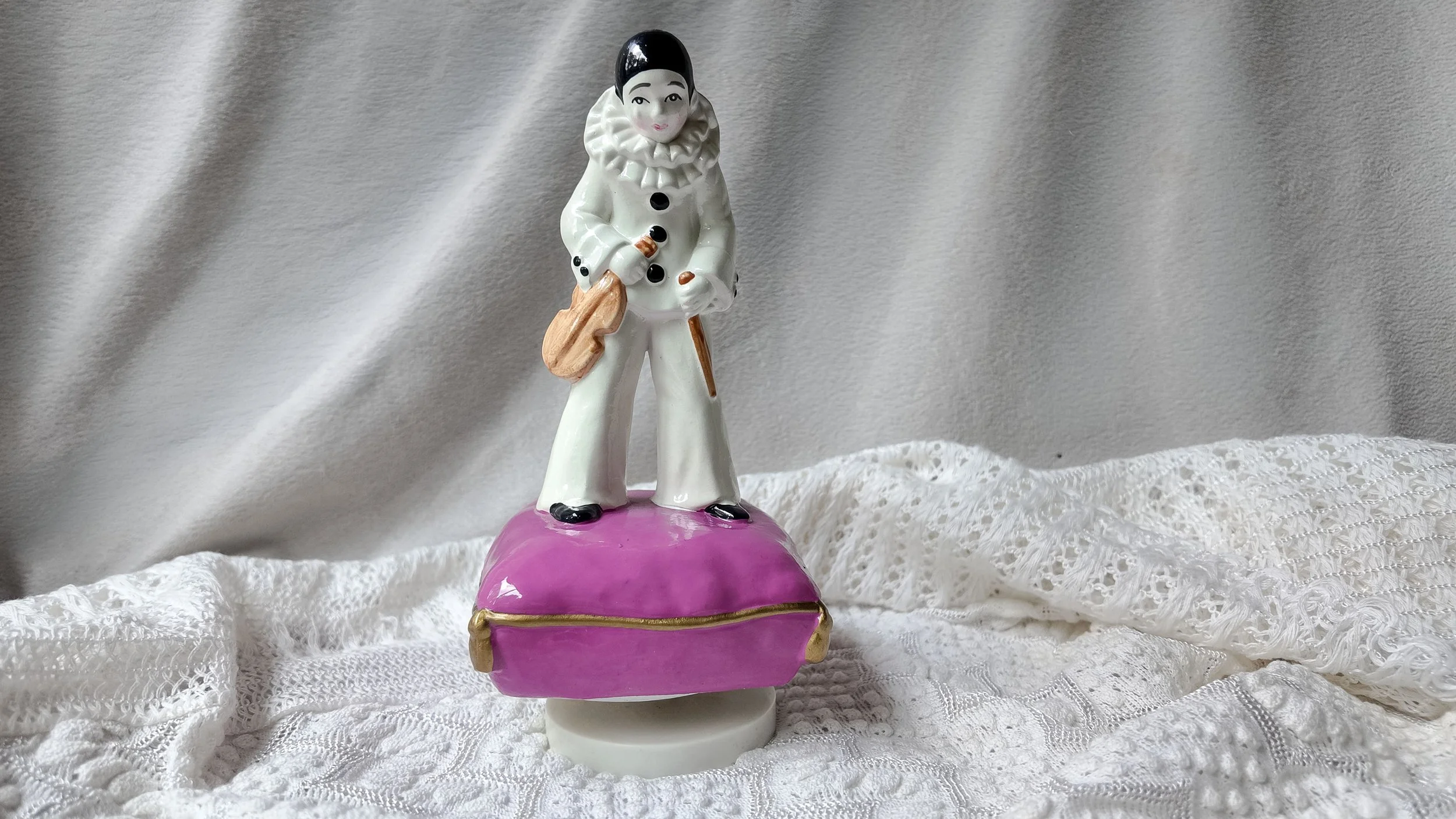 CLOWN PINK PILLOW 3.jpg