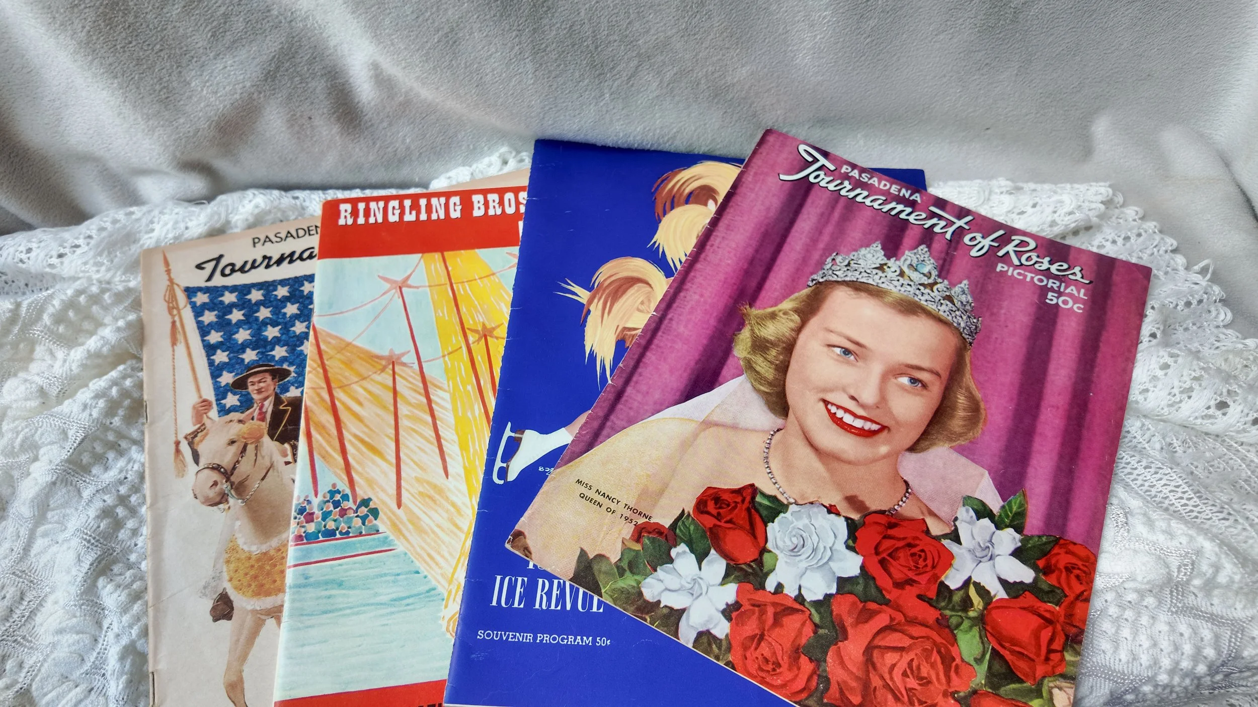 1952 Pasadena Tournament of Roses & California Souvenir Paper Lot (5 pcs)