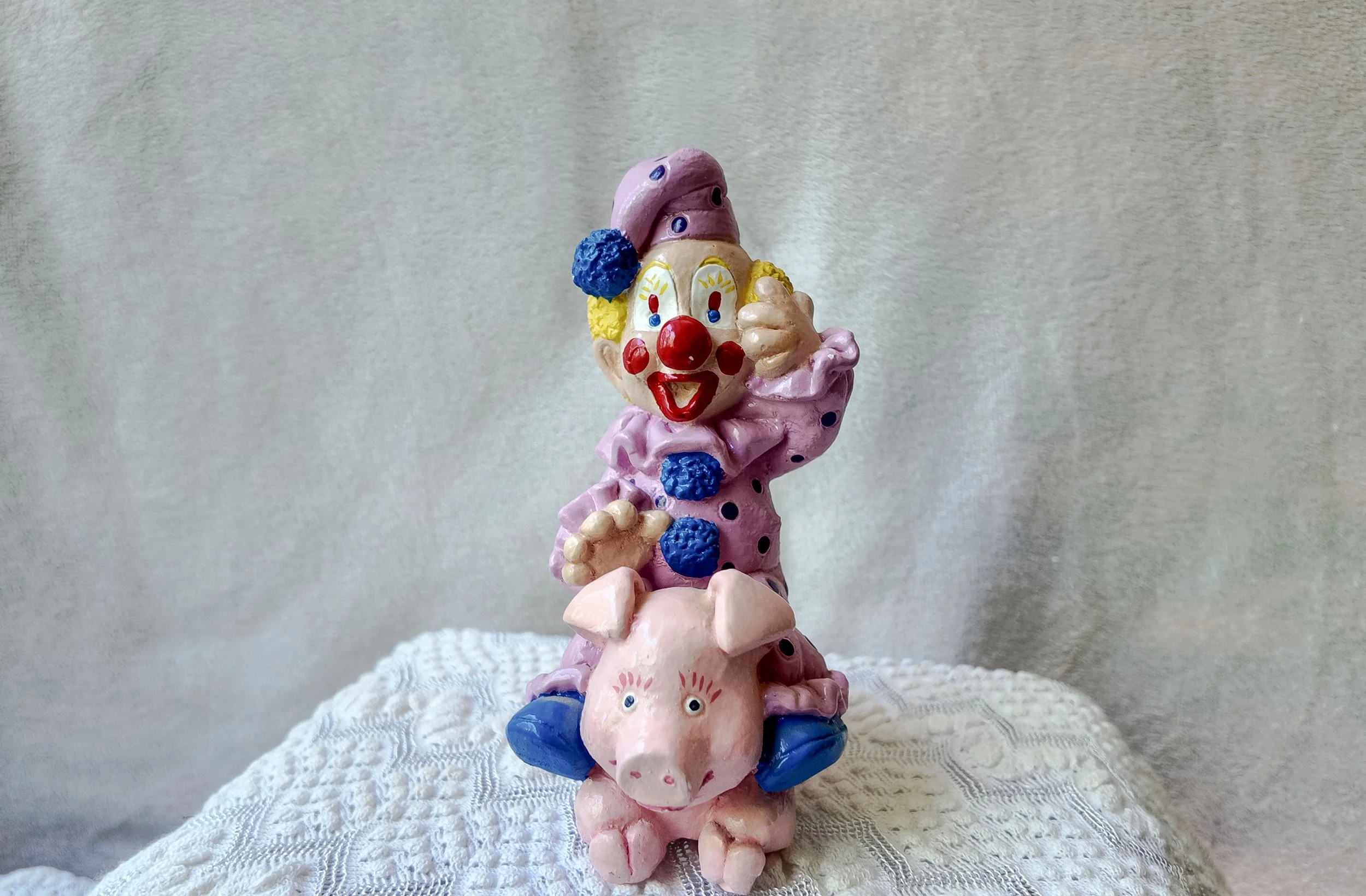 CLOWN PIG.jpgDD.jpg