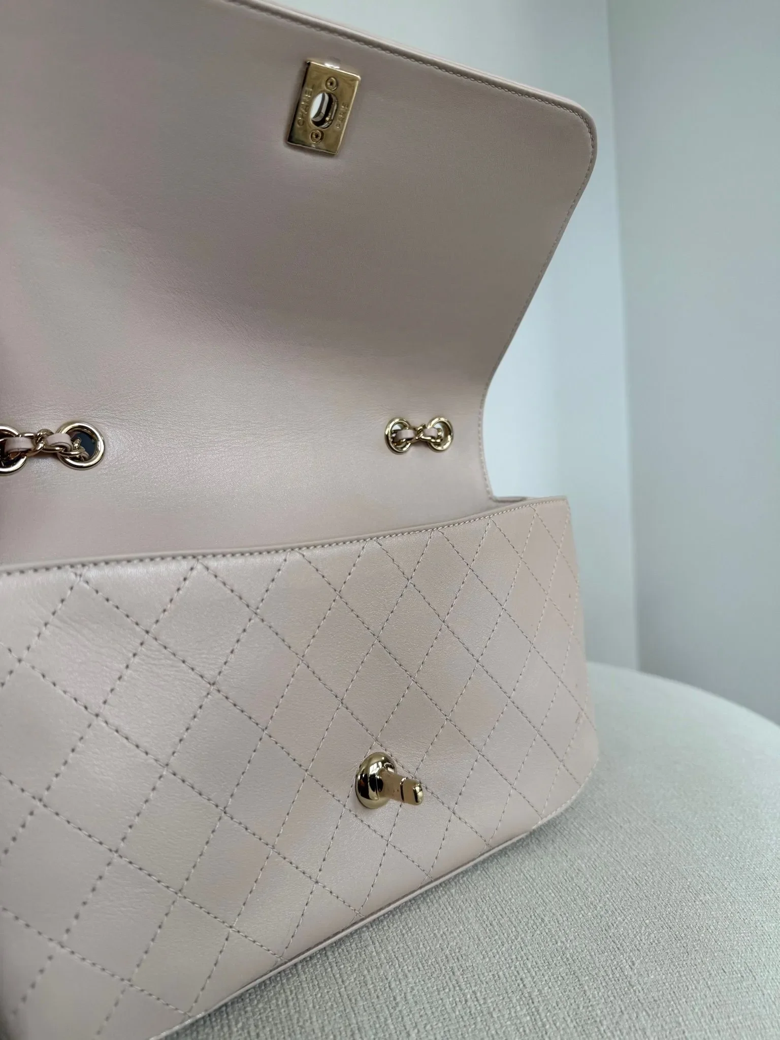 pink chanel5.webp