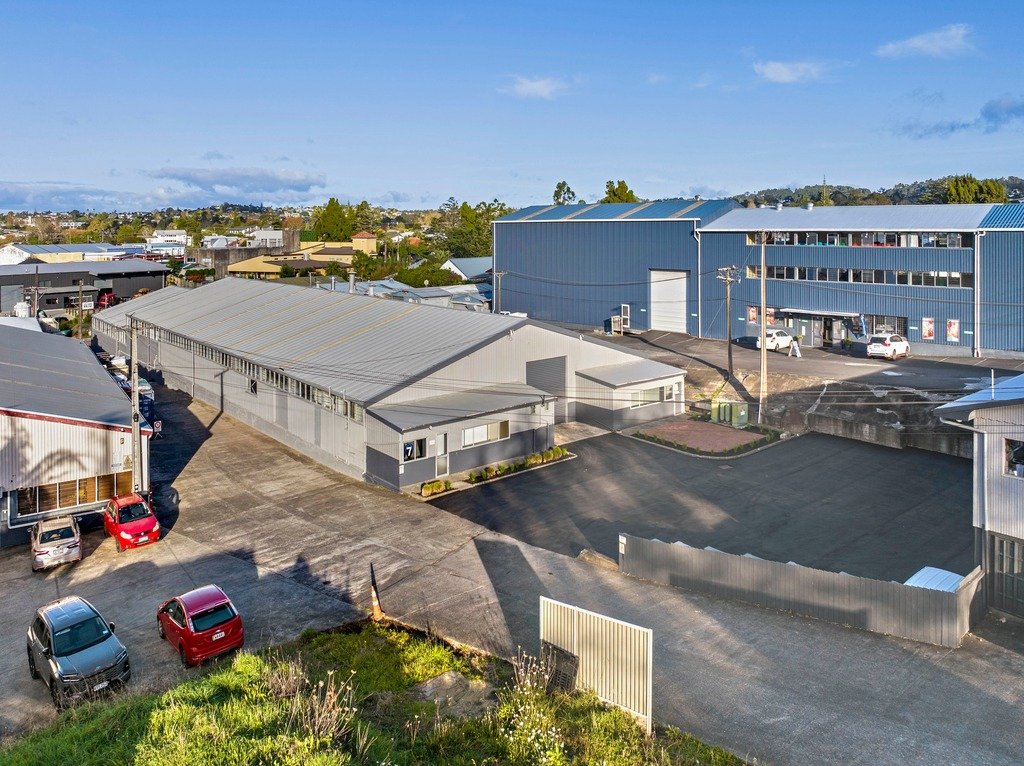 7 WAIKAUKAU ROAD