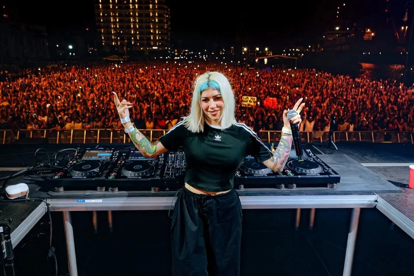 Jessica Audiffres de convierte en el opening act de MGK en CDMX 2026