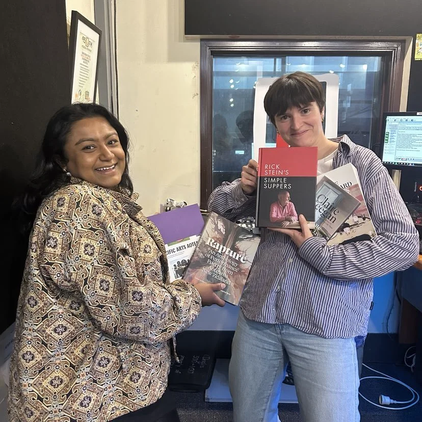 95bFM's Loose Reads: Suri's Christmas picks!