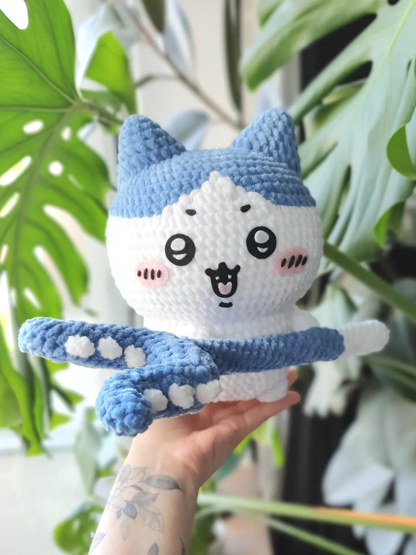 The teeth! 😍🥹 Do you see his little teeth? 🤭 I embroidered them! I think they're just too adorable 🥰

✏️ crochet pattern by me, unreleased 

🚫 plushie not for sale

#crochet #amigurumi #chiikawa #chiikawafanart #ちいかわ