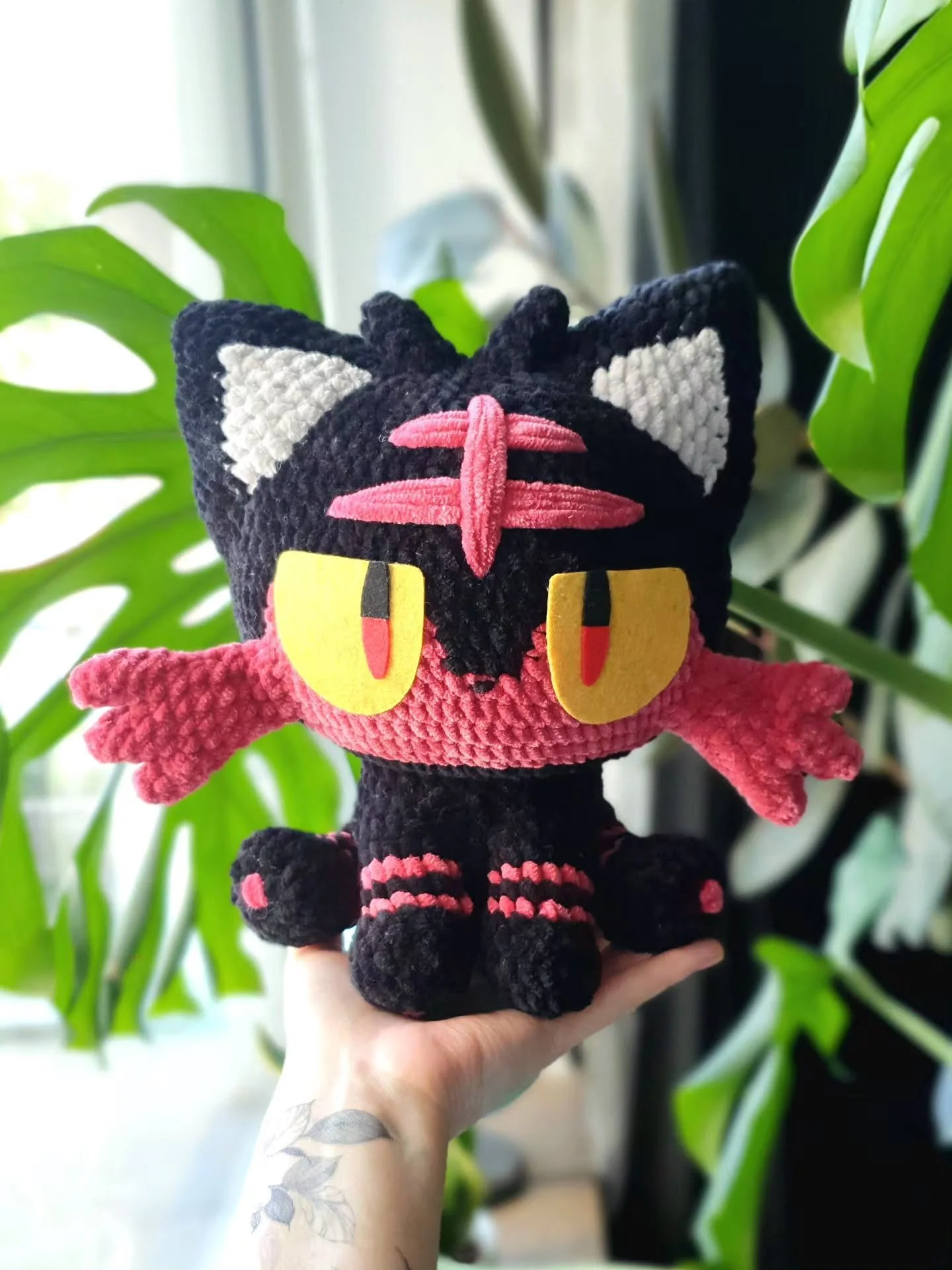This kitty was a pattern test for @maillecraft 🥰 I absolutely loved crocheting it, and the pattern truly made it so easy! 😍 It's just been released, so go check out her profile 😊 Everything she makes is just beyond adodable! ❤️

I couldn't decide 