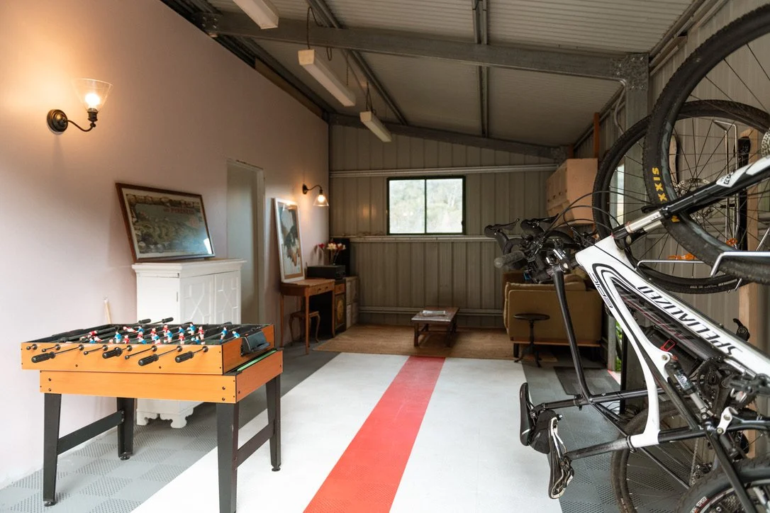 Bike workshop & lounge