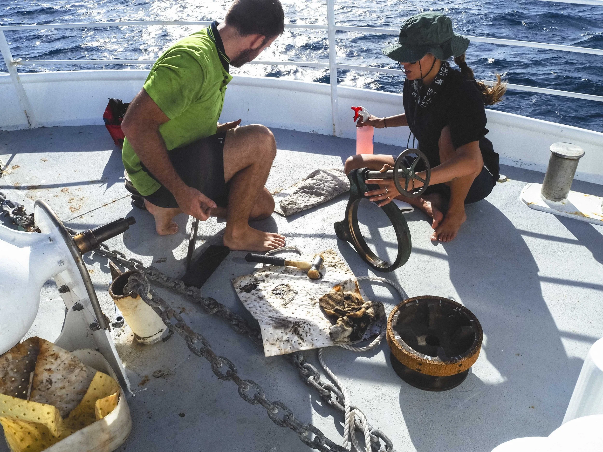  Disassembly and maintenance of the anchor gypsy wheel. Taking the initiative is key to learning and gaining hands-on experience 