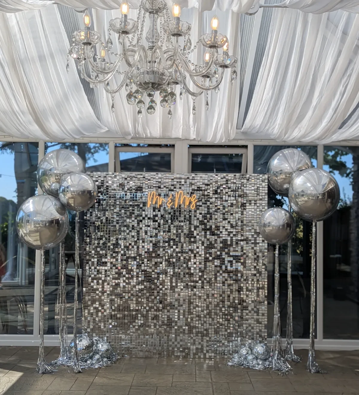 wedding-styling-streamers-07.webp