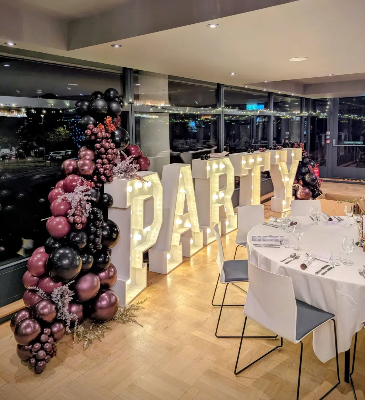 parties-streamers-events-11.webp