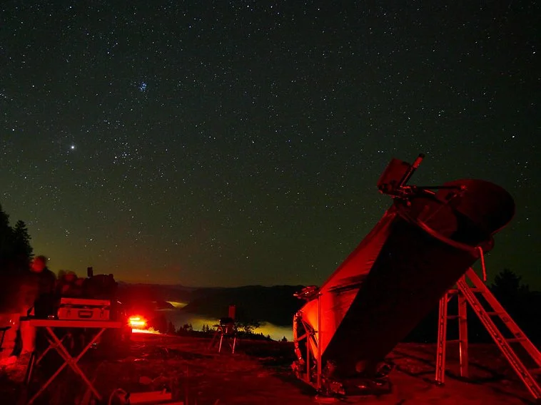 Paul-Koller-night-red