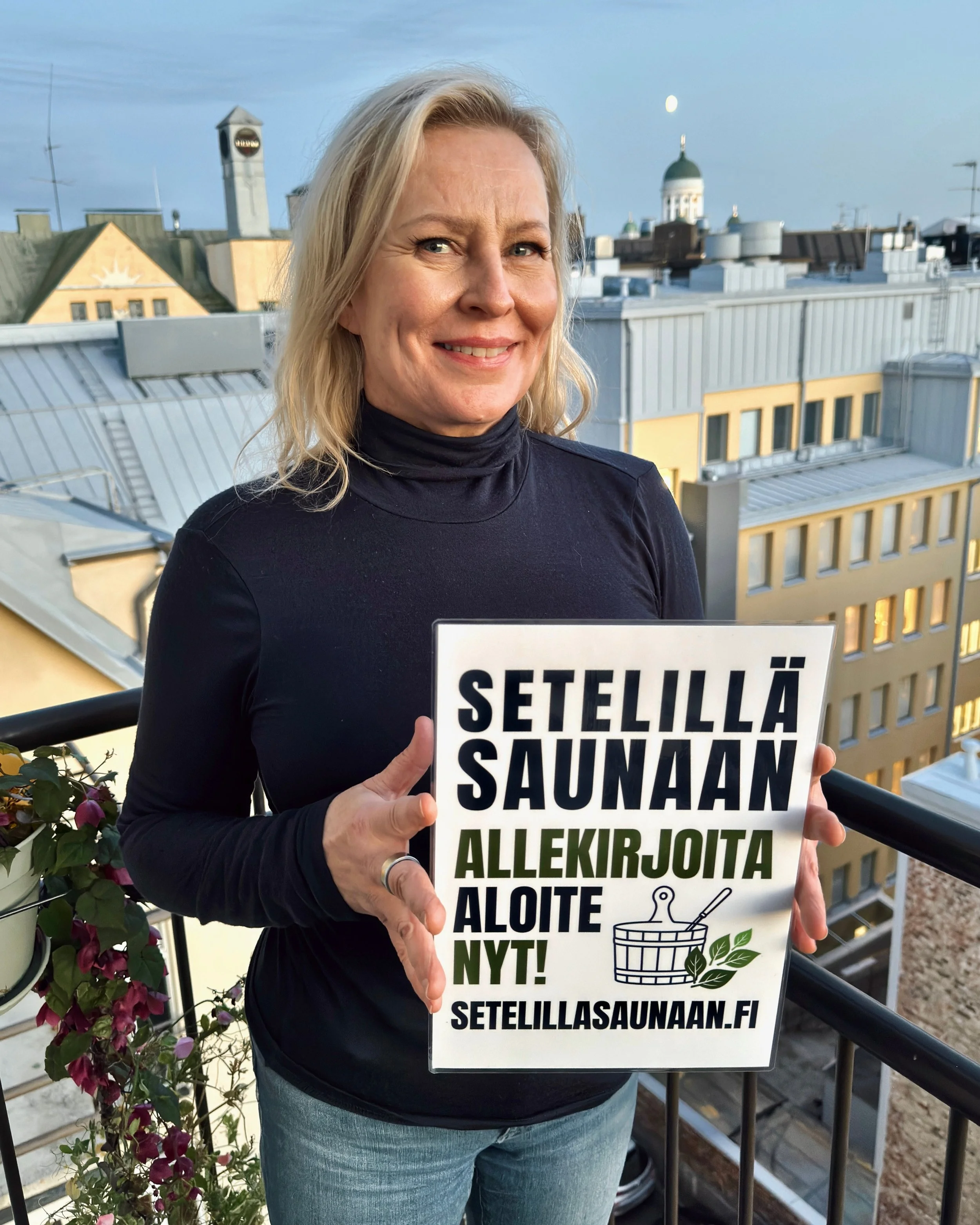 "Rakastan saunomista. Saunominen on t&auml;rke&auml;&auml; hyvinvoinnilleni. Haaveilen usein keskell&auml; kiireist&auml; p&auml;iv&auml;&auml; siit&auml; hetkest&auml;, kun p&auml;&auml;sen saunaan, ja pelkk&auml; ajatus laskee sykett&auml; ja 
