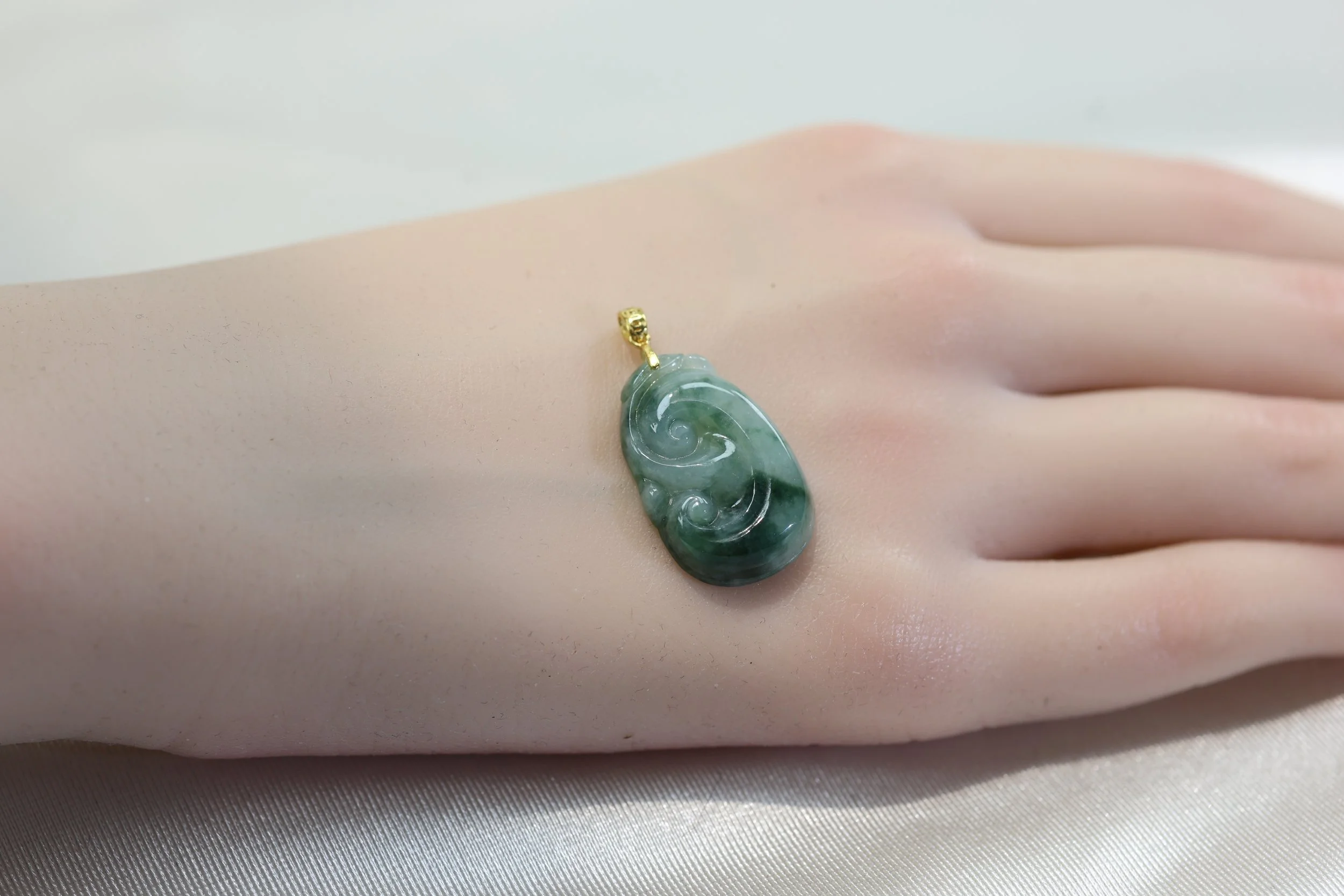 Ruyi (Night) - Jadeite Necklace