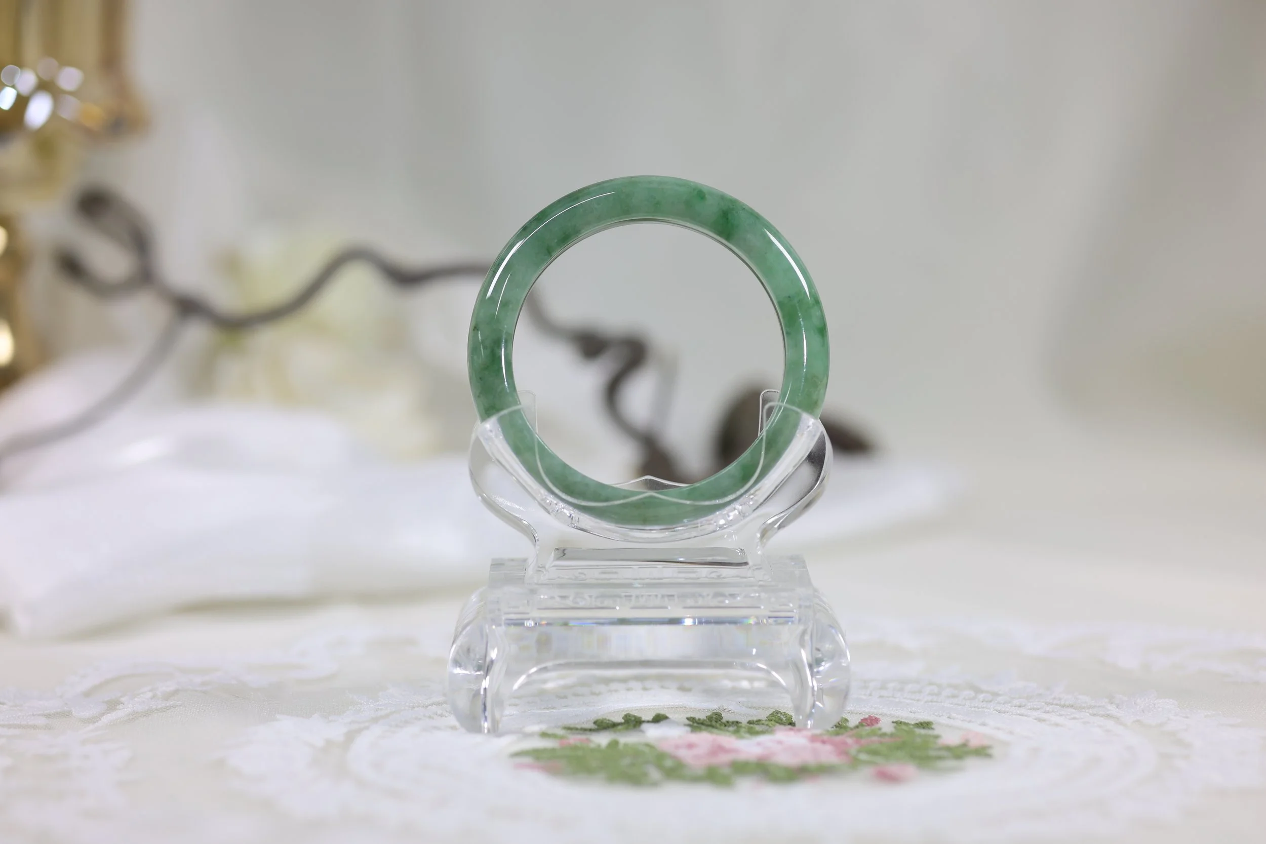 Emerald Tide - Jadeite Bangle