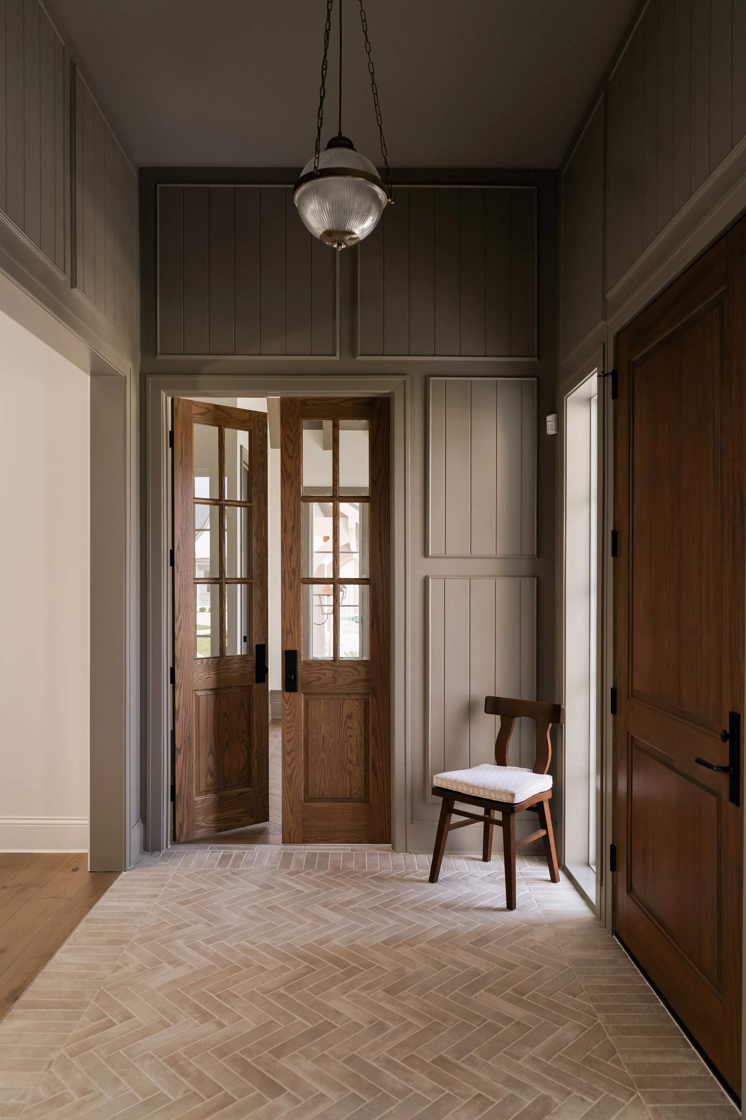 Gallery and Mudroom design in custom home in Holliday Farms Zionsville_custom home designer and builder in Indiana