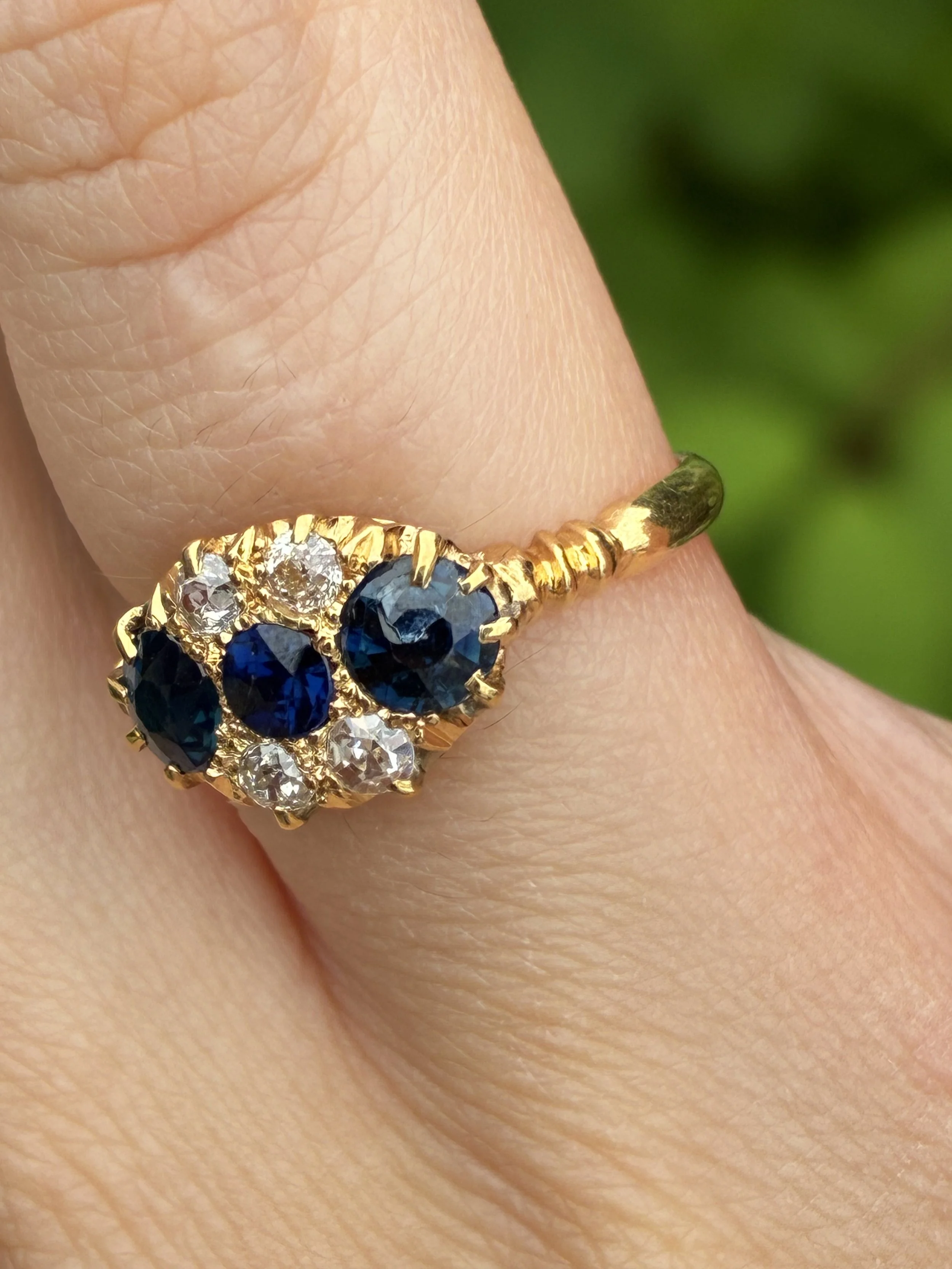 Beautiful Sapphire and Diamond cluster ring