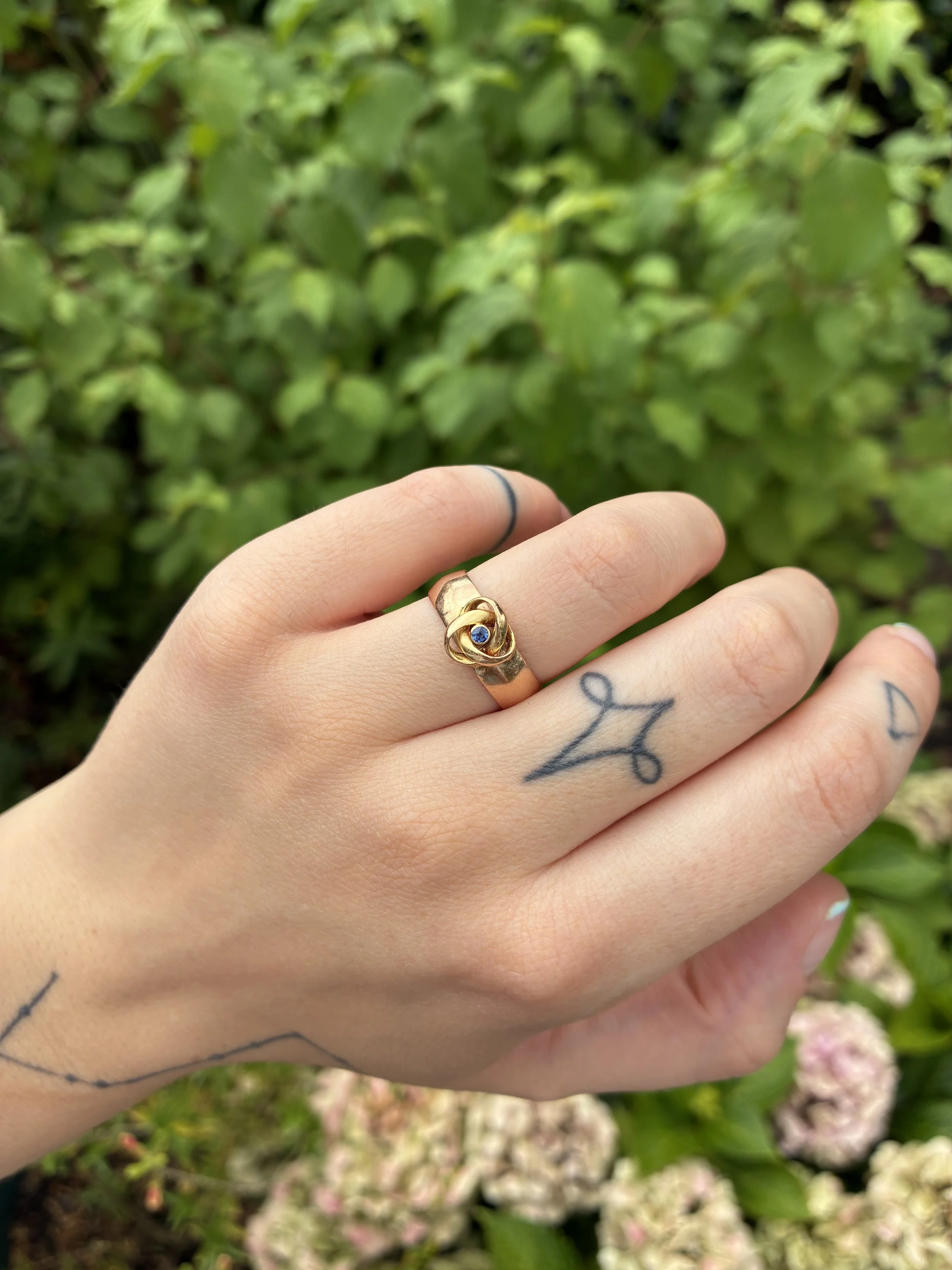 Sapphire knot Ring 5.jpeg