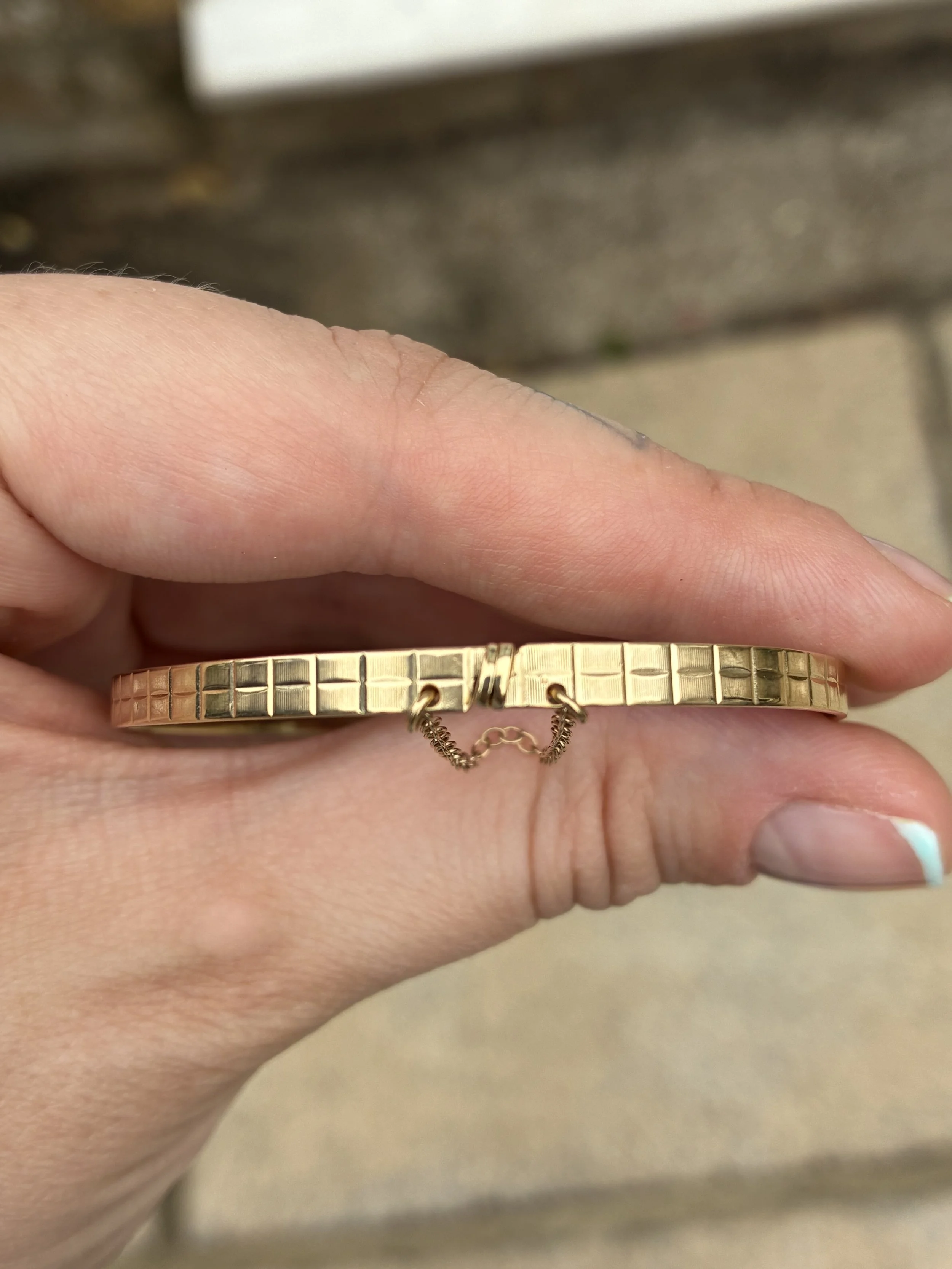 Sprung Bangle
