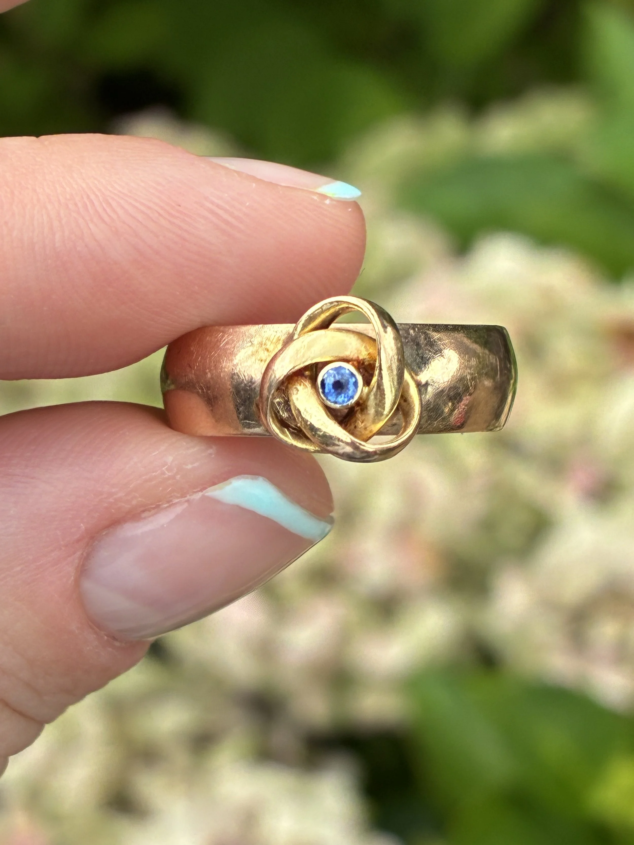 Sapphire Knot Ring (Pre-Loved)