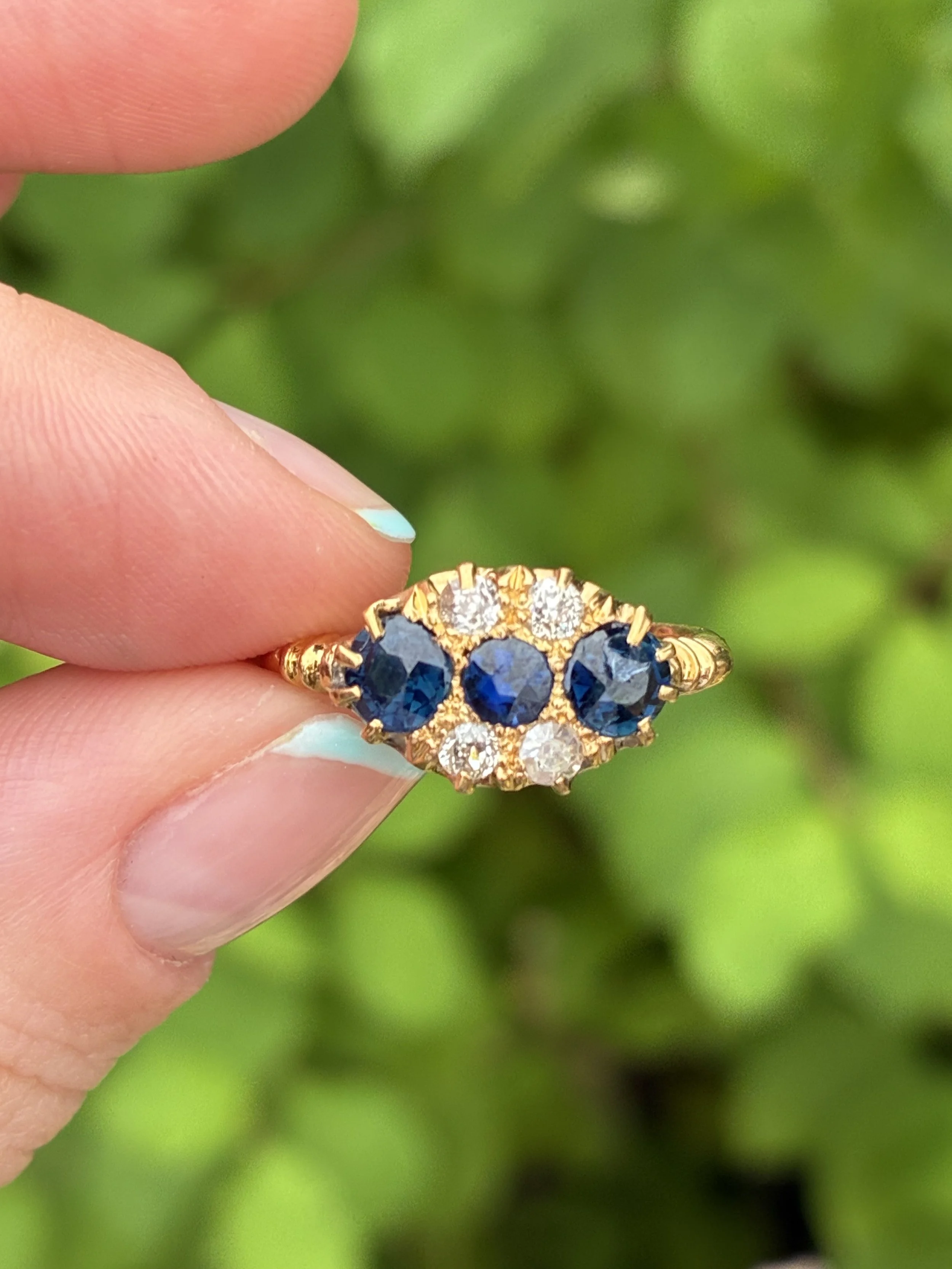 Beautiful Sapphire and Diamond cluster ring