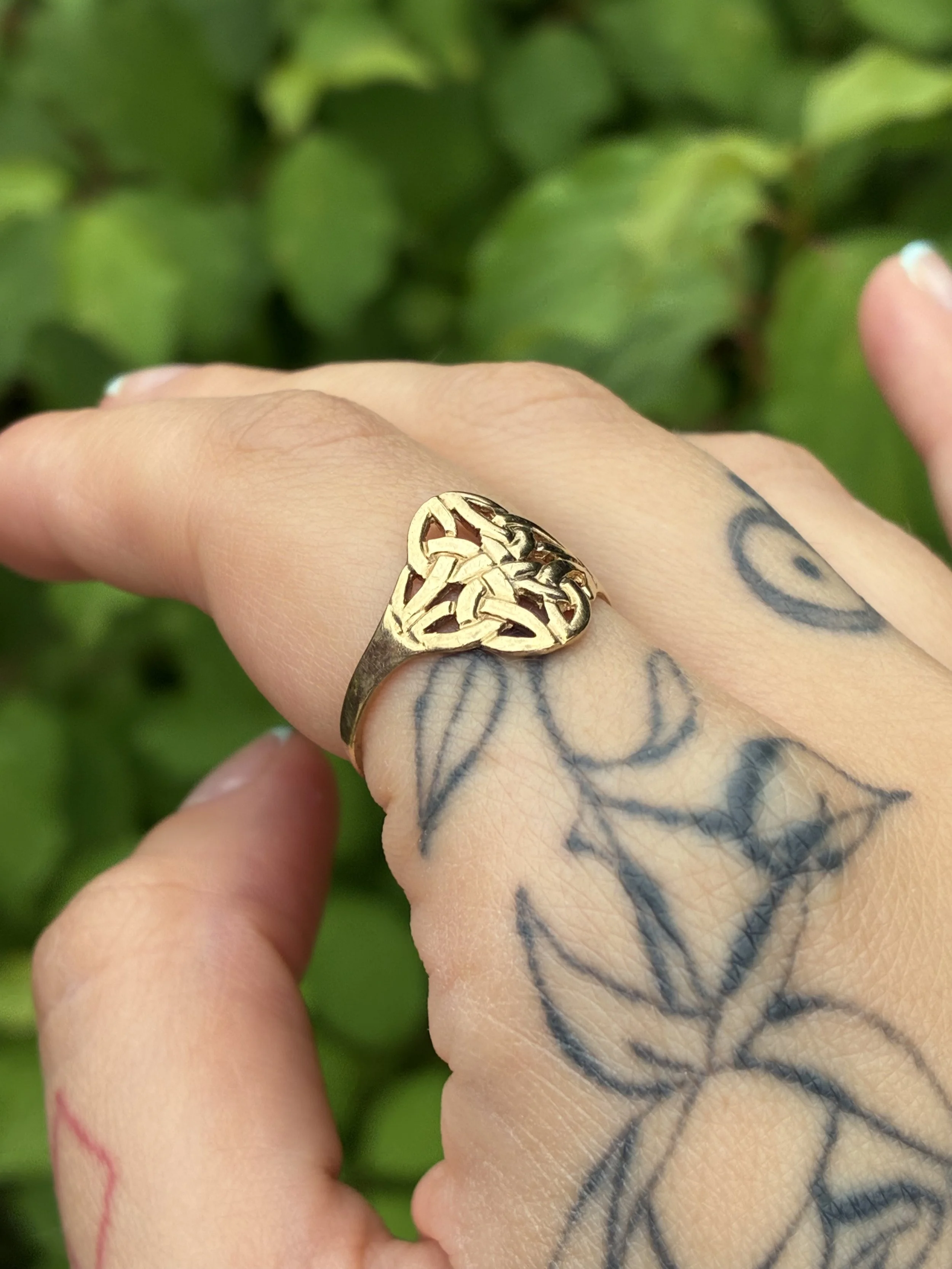 Celtic Ring on hand side profile