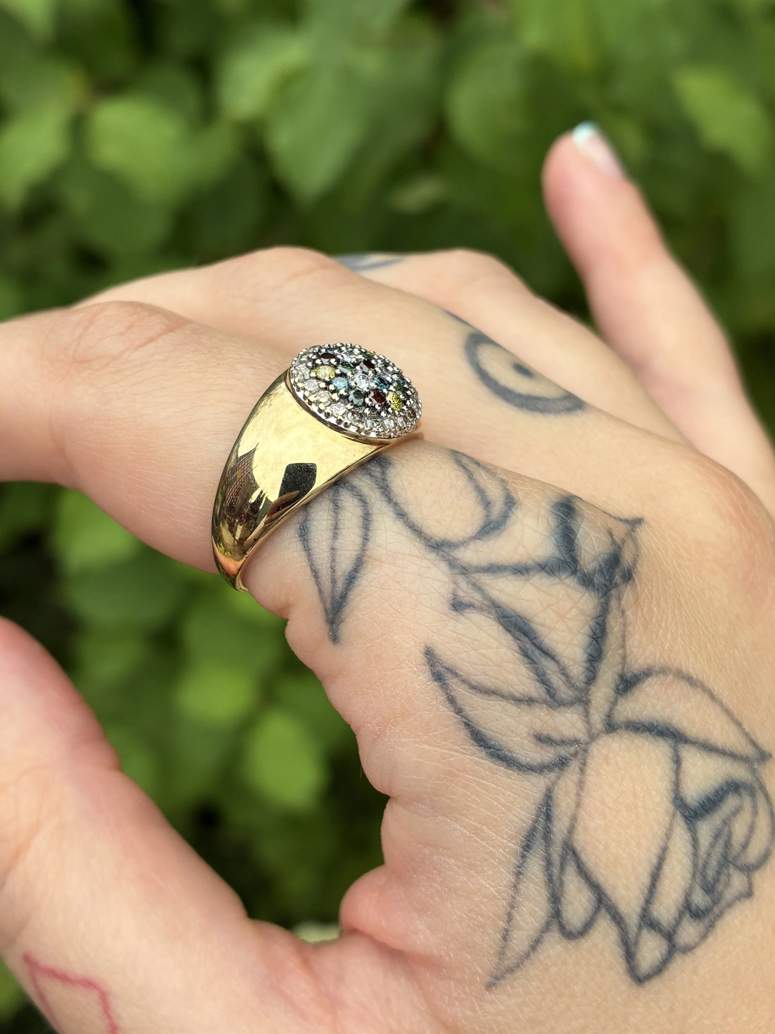 Multicolour diamond ring side profile