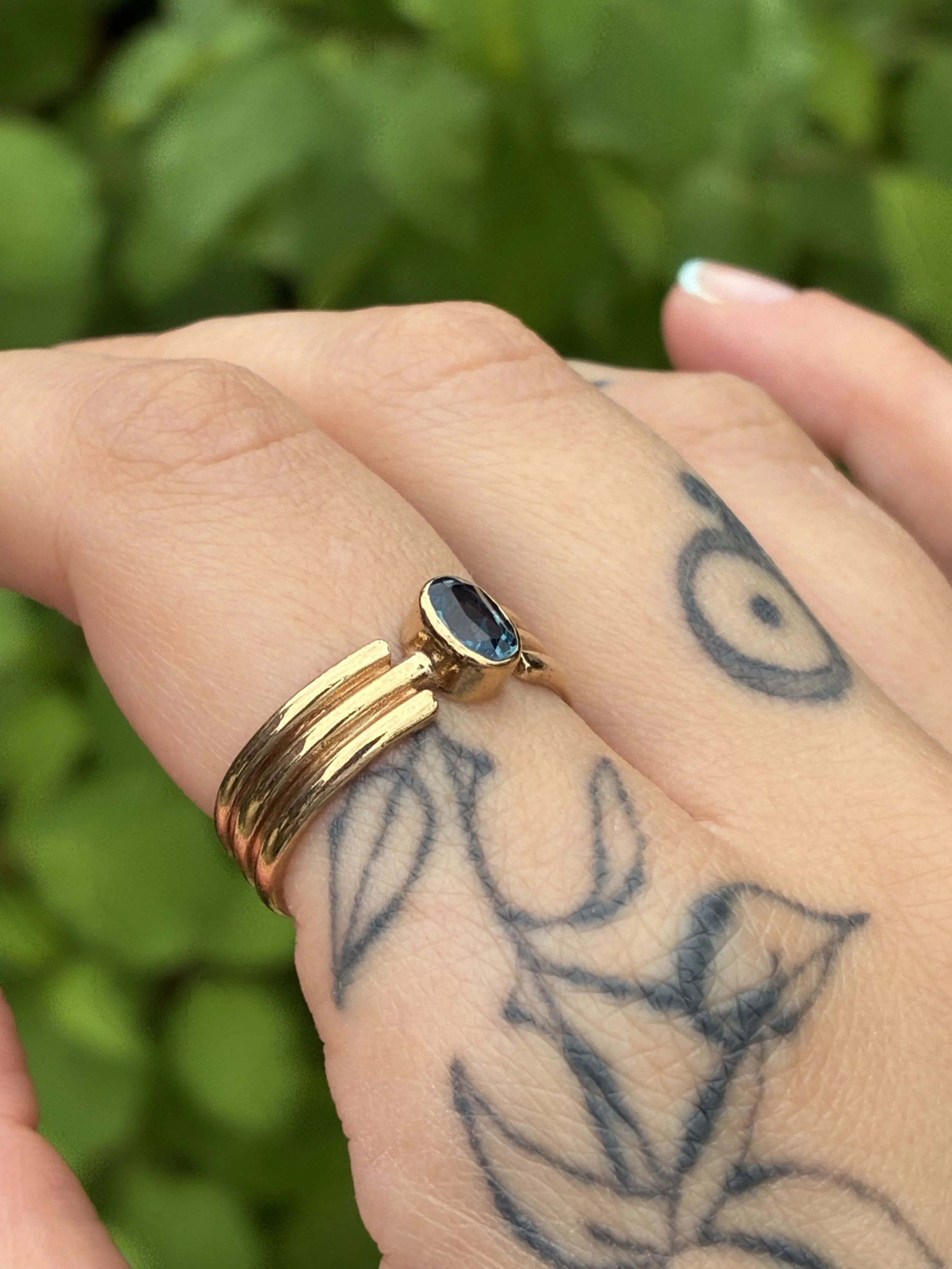 Blue Topaz ring side profile