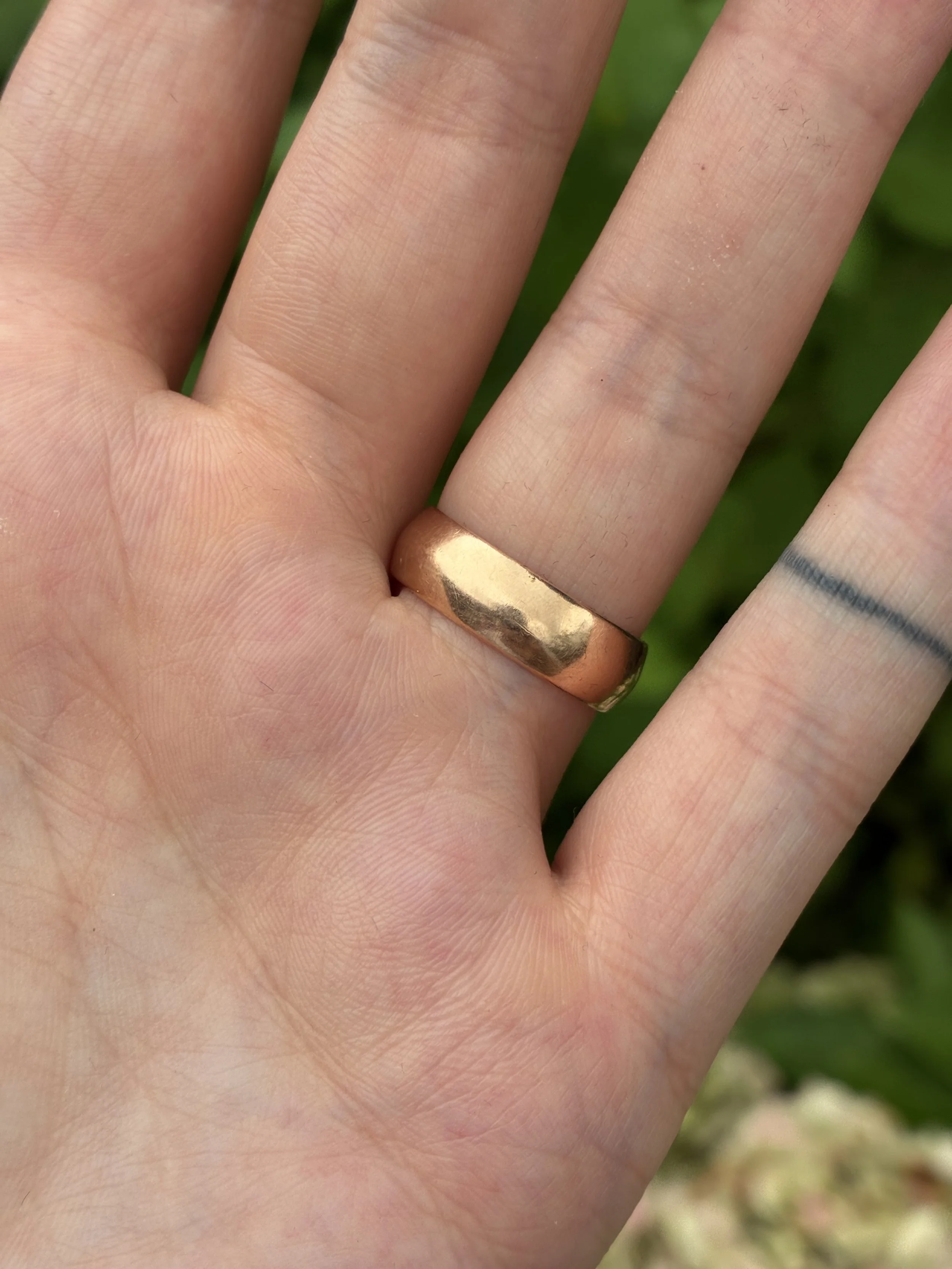 Sapphire Knot ring back of band
