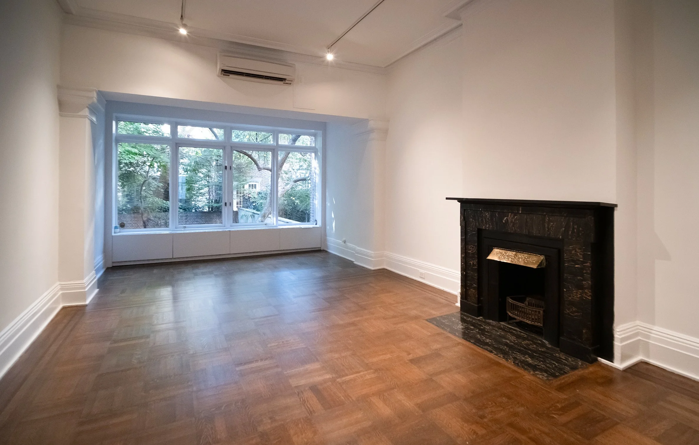 06_Living Rm.jpg